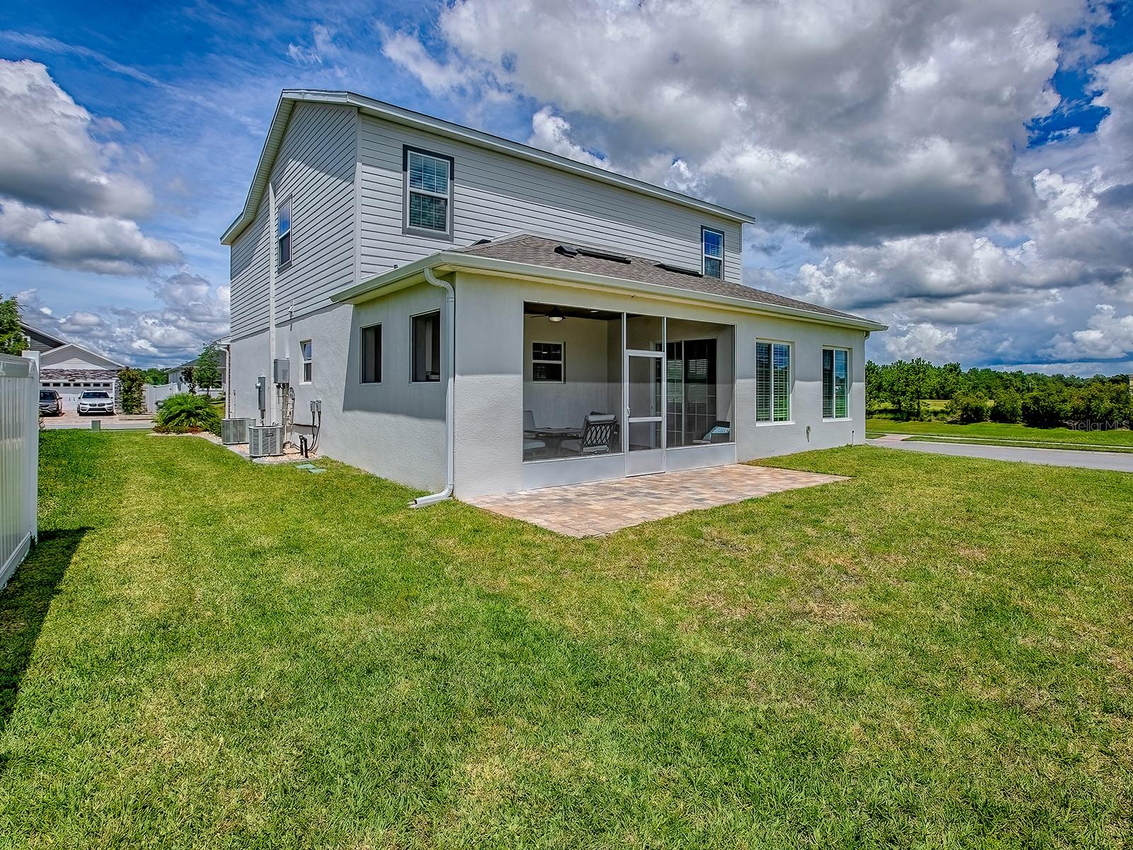 Listing photo id 37 for 12623 49th Drive