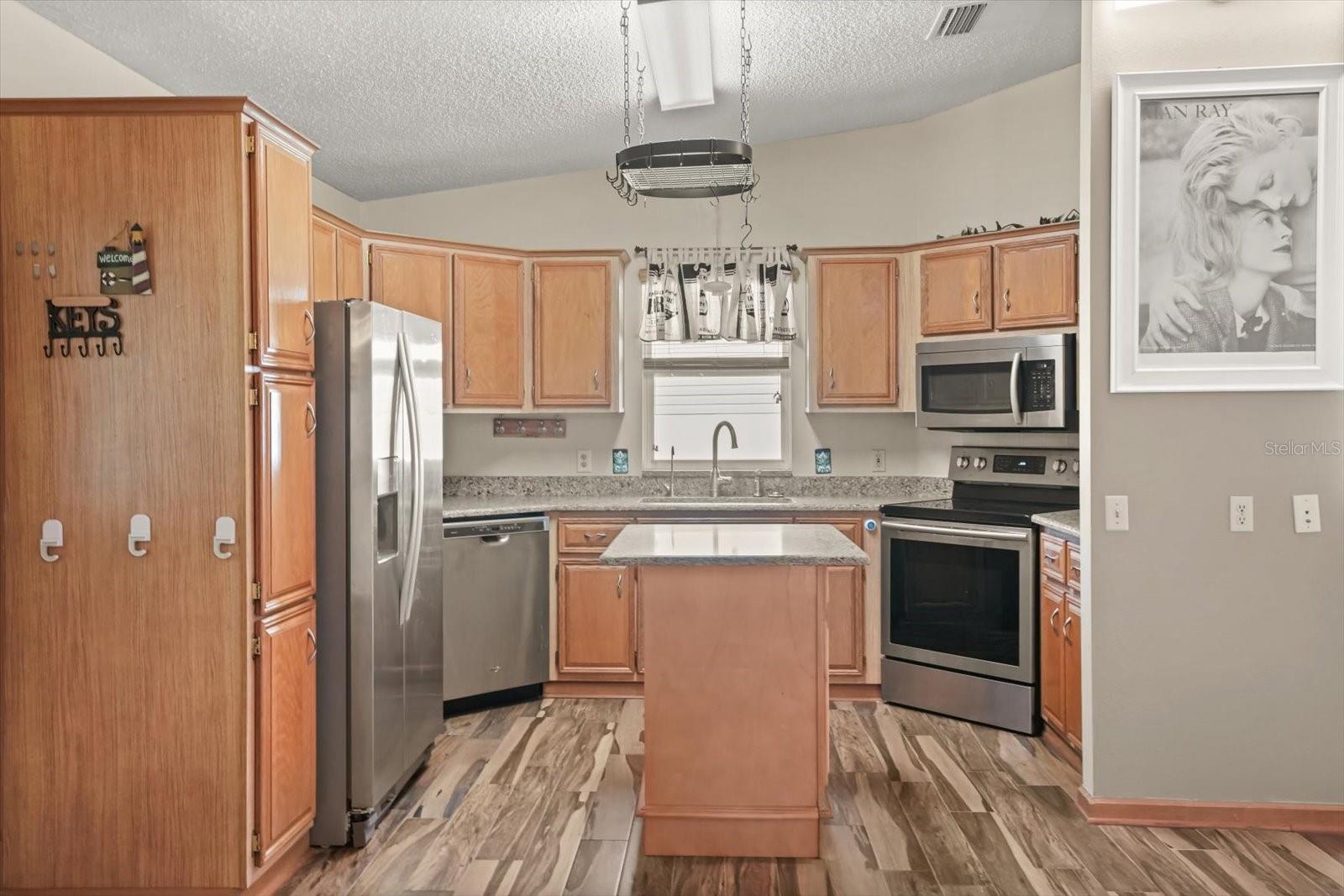 Image 9 of 41 For 1833 Schwartz Boulevard