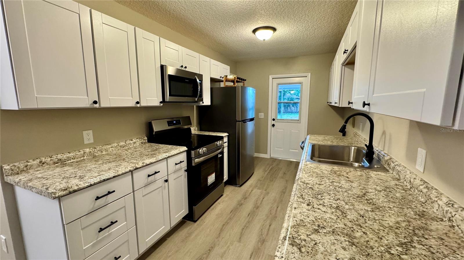 Image 11 of 35 For 12443 Tavares Ridge Circle 74