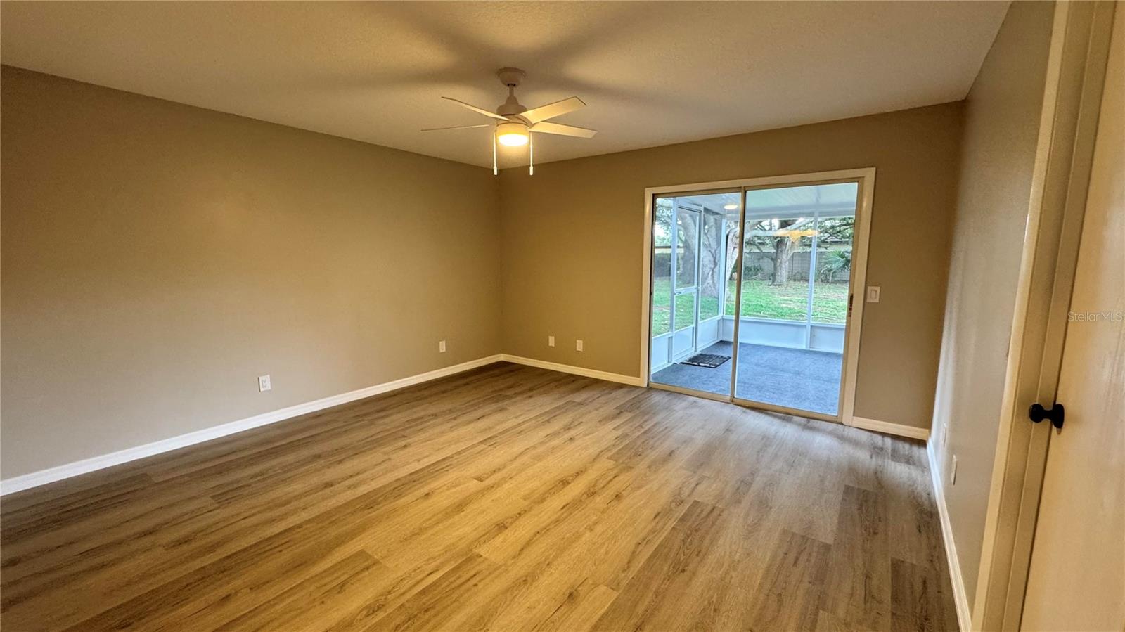 Image 15 of 35 For 12443 Tavares Ridge Circle 74