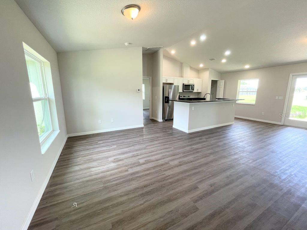 Image 3 of 24 For 4553 E Walker St