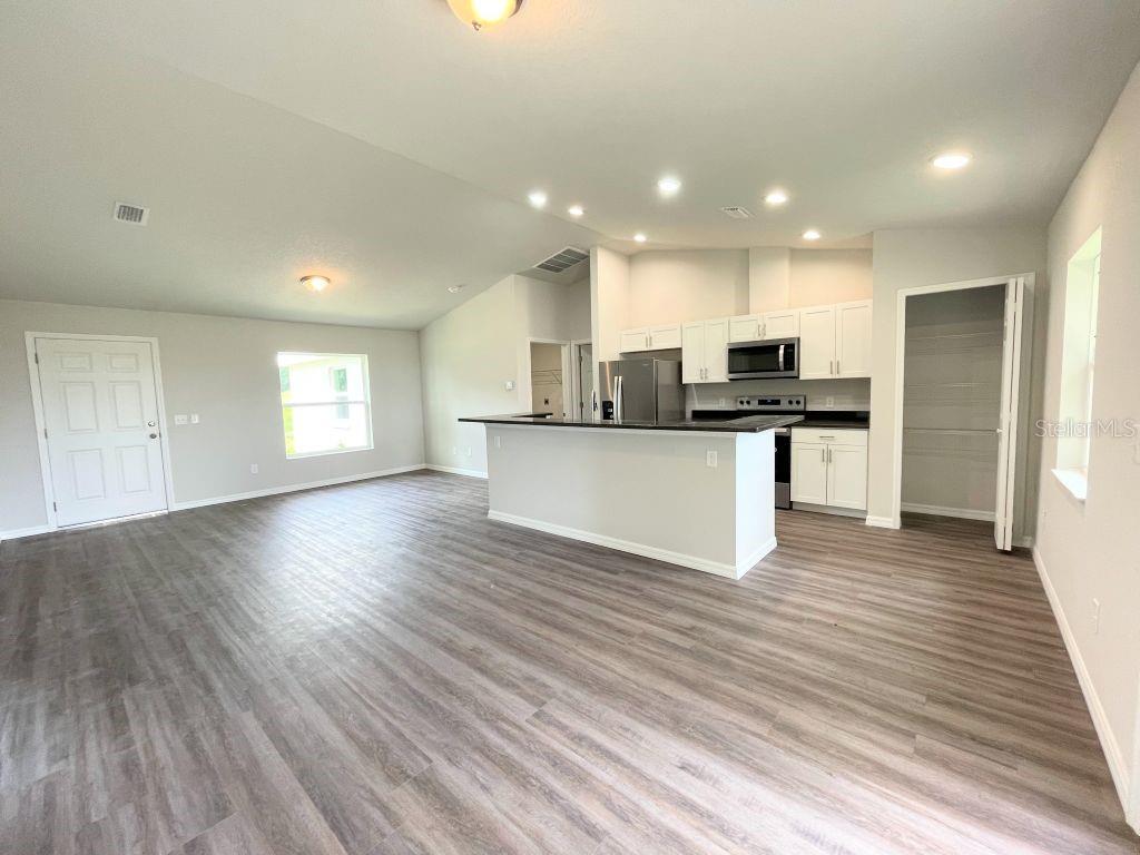 Image 5 of 24 For 4553 E Walker St