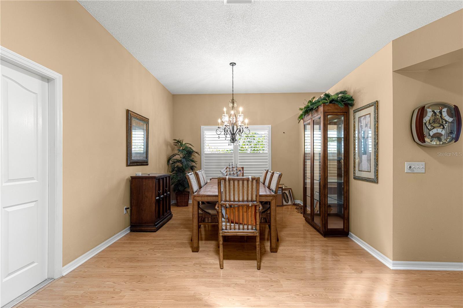 Image 21 of 56 For 165 Palermo Place