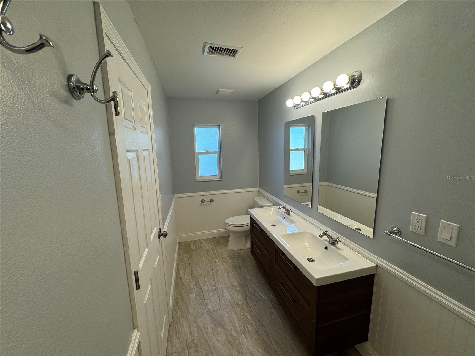 Image 13 of 19 For 5246 Royal Oak Drive