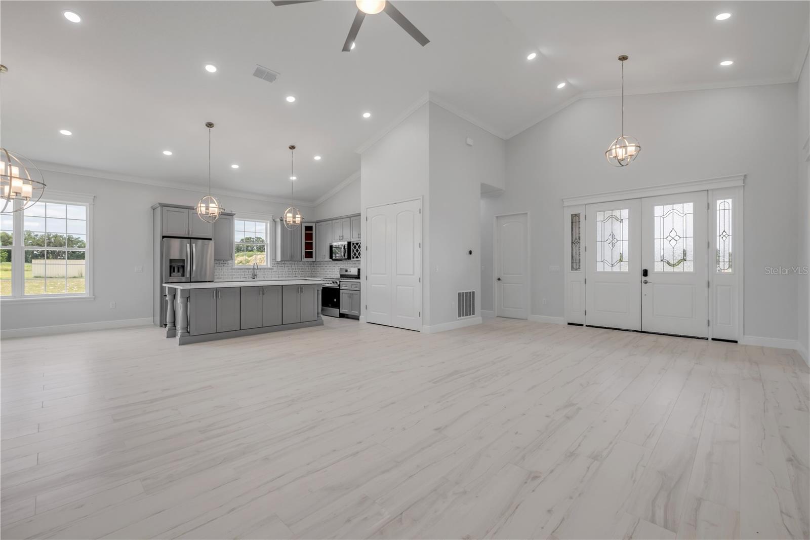 Listing photo id 13 for 4951 125th Loop