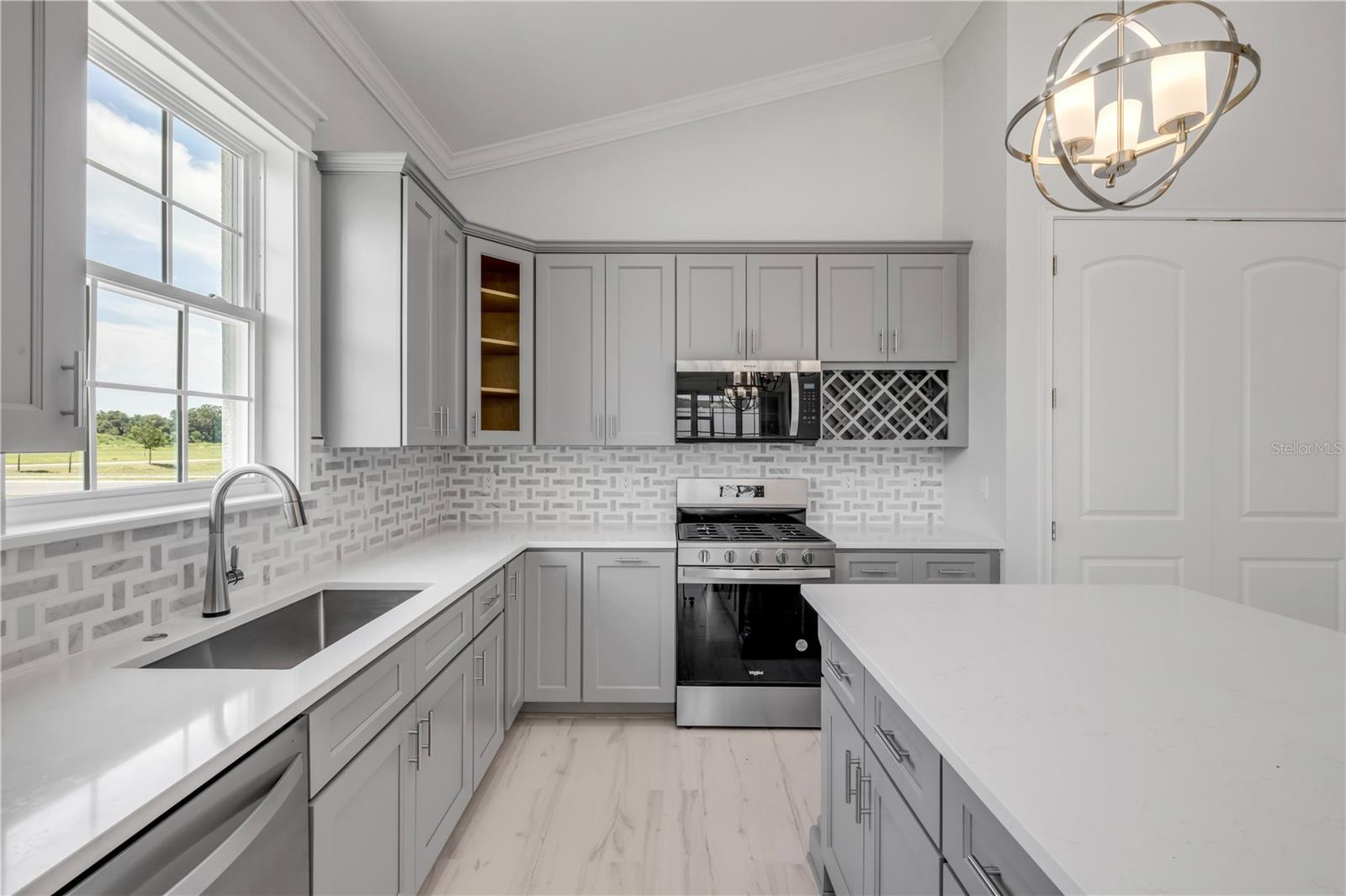 Listing photo id 15 for 4951 125th Loop