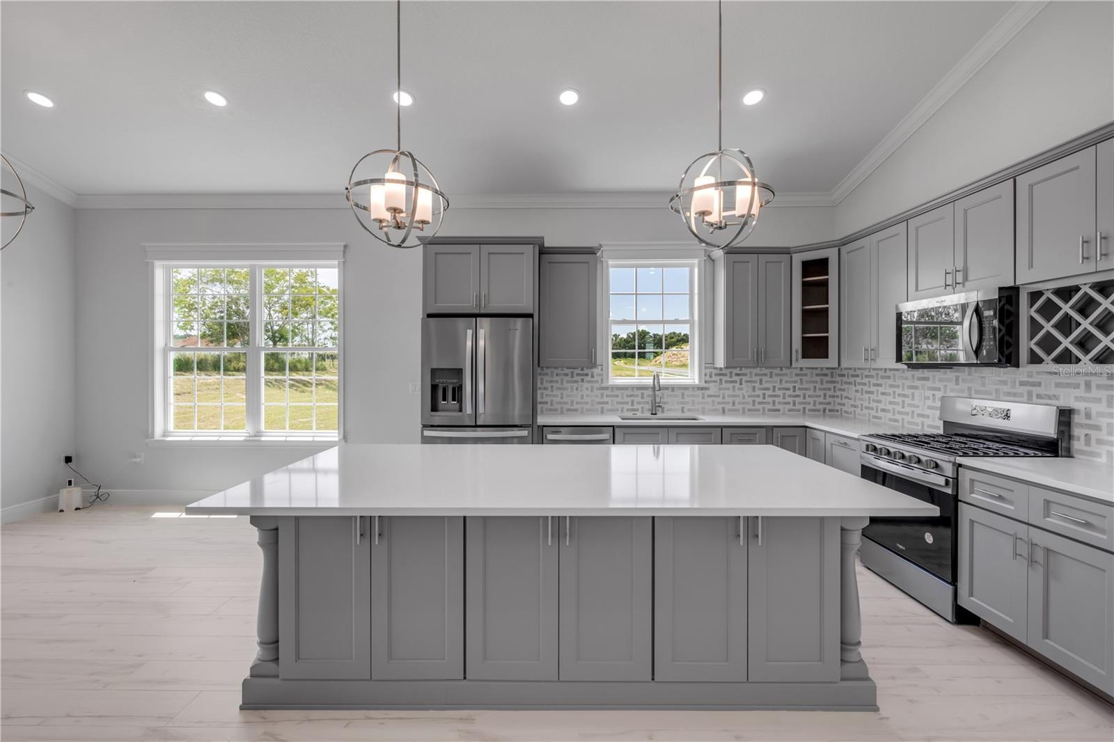 Listing photo id 17 for 4951 125th Loop