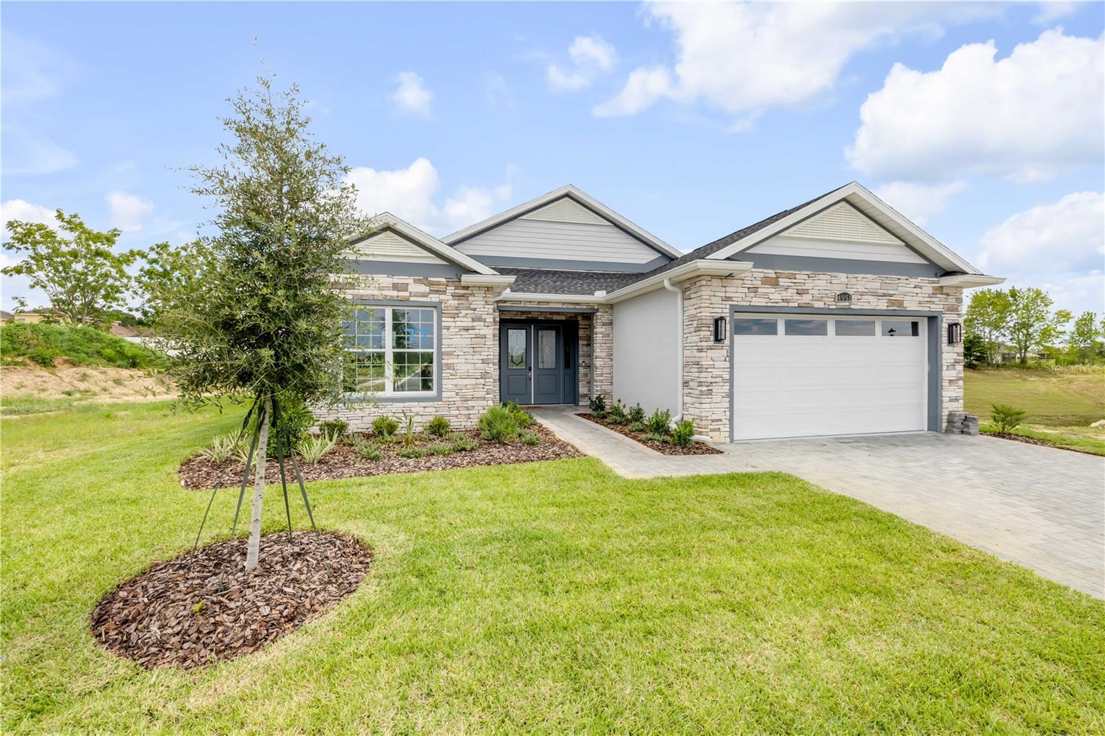 Listing photo id 0 for 4951 125th Loop