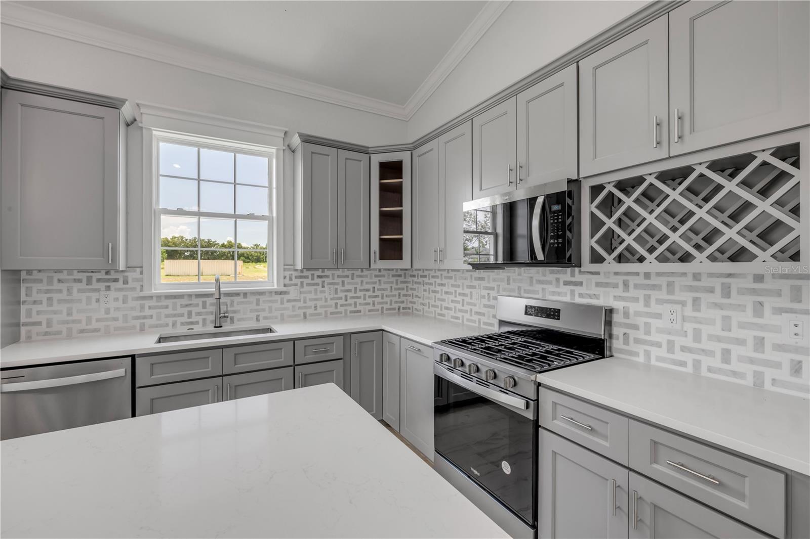 Listing photo id 18 for 4951 125th Loop