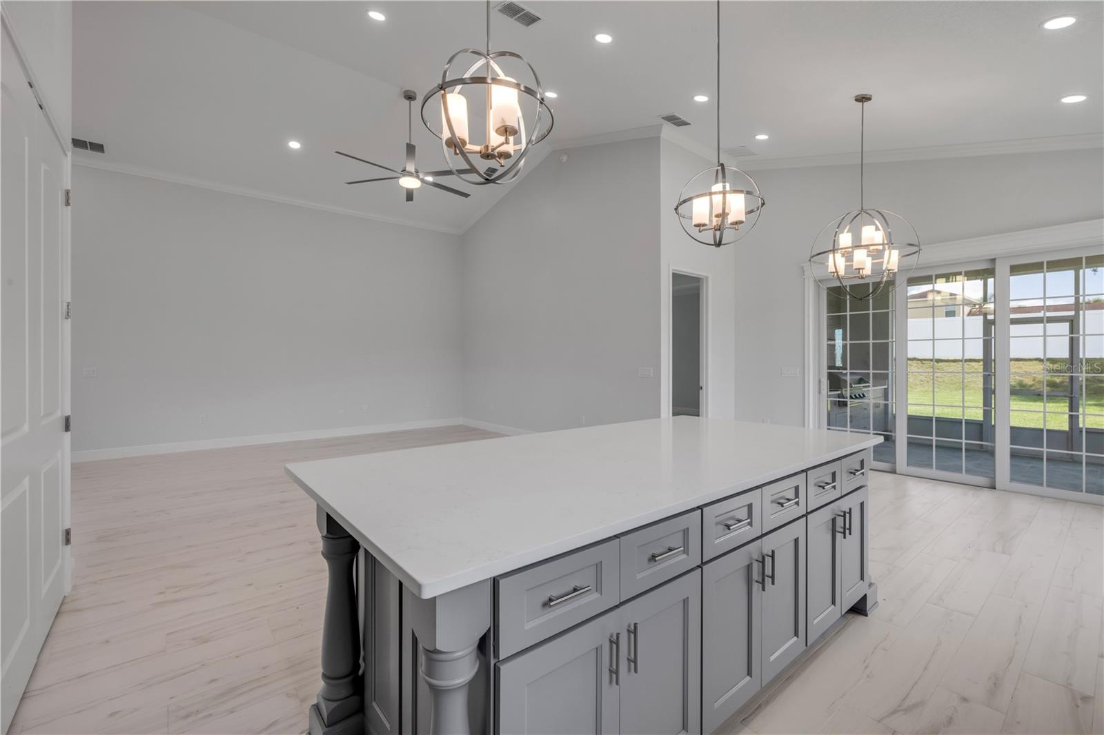 Listing photo id 21 for 4951 125th Loop