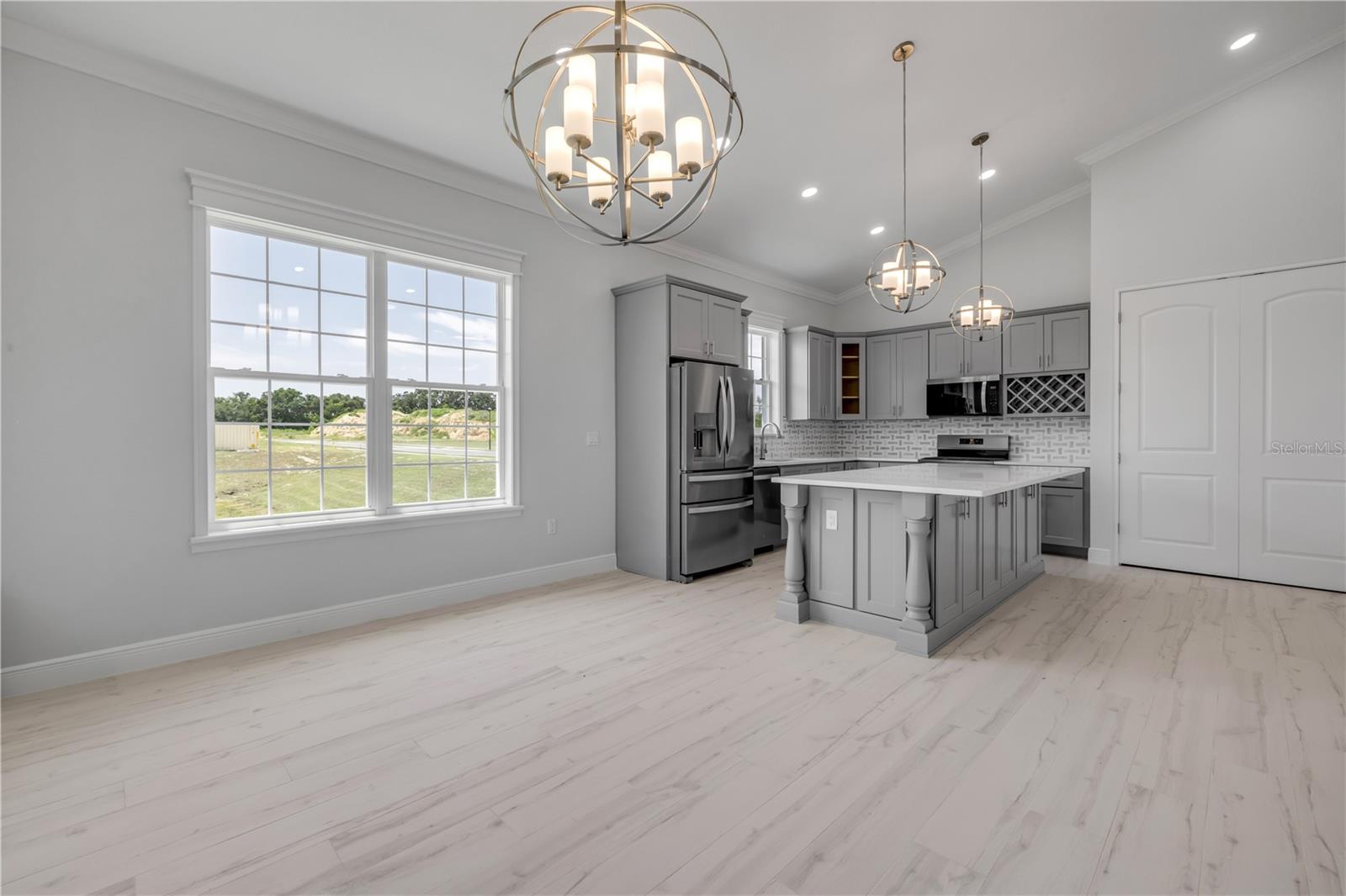 Listing photo id 23 for 4951 125th Loop