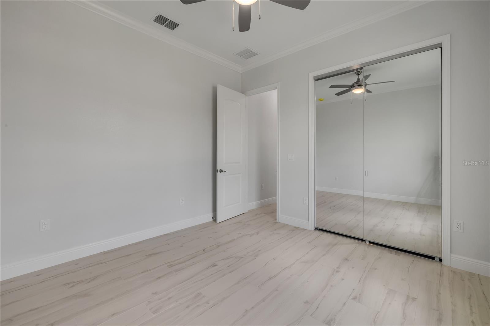 Listing photo id 36 for 4951 125th Loop