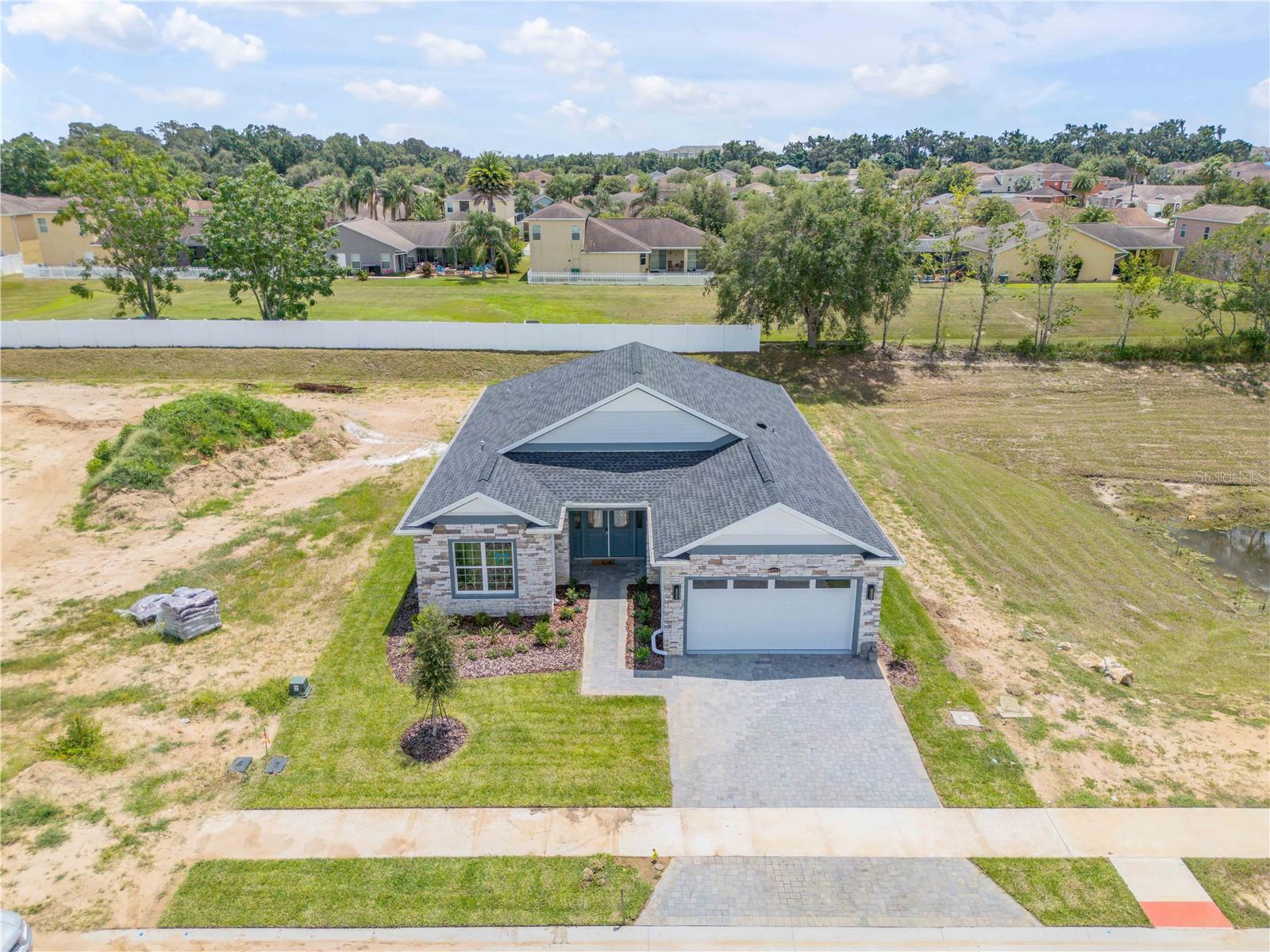 Listing photo id 2 for 4951 125th Loop