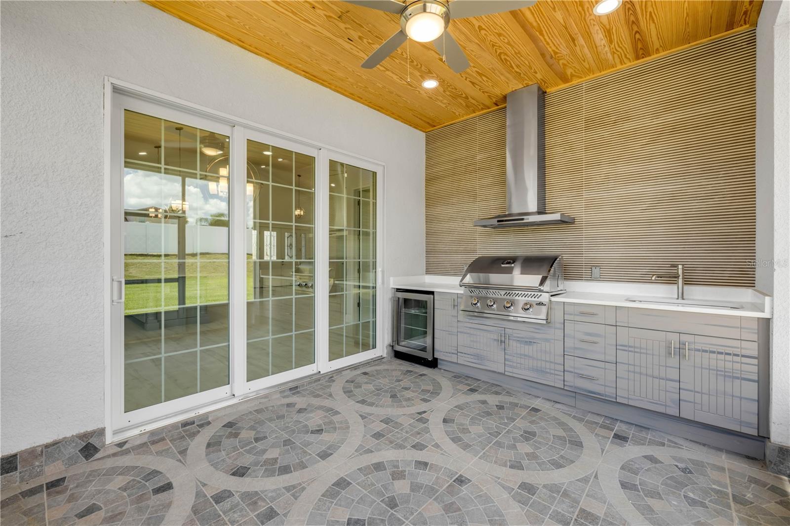 Listing photo id 40 for 4951 125th Loop