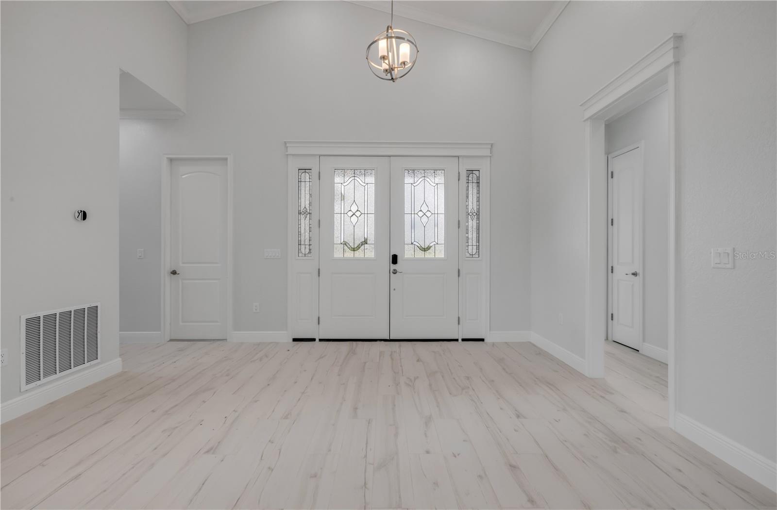 Listing photo id 5 for 4951 125th Loop