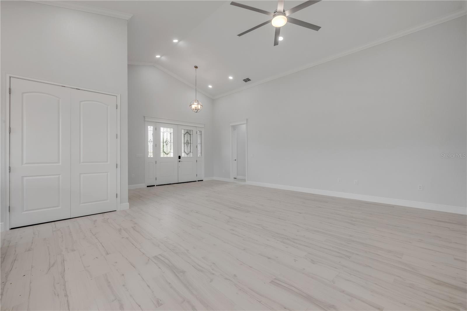 Listing photo id 7 for 4951 125th Loop