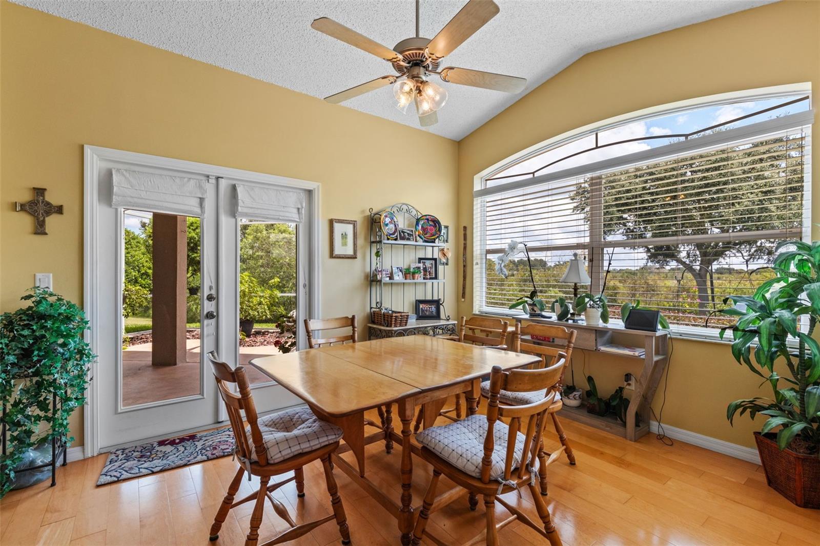 Image 12 of 64 For 4749 St Andrews Arcade