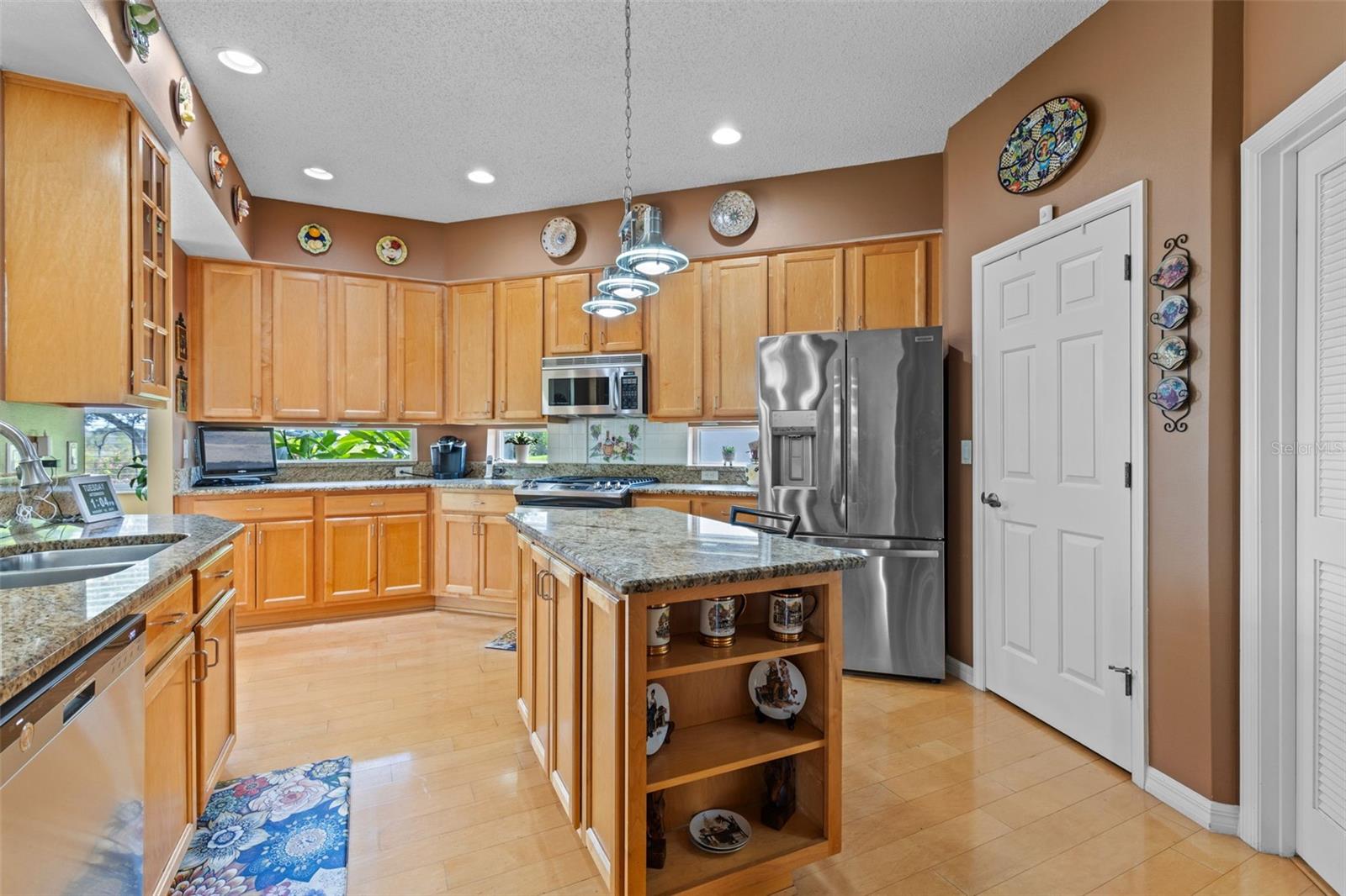 Image 14 of 64 For 4749 St Andrews Arcade