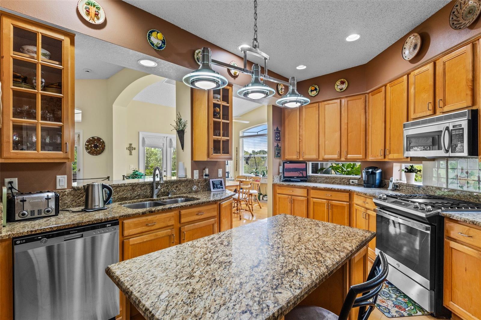 Image 15 of 64 For 4749 St Andrews Arcade