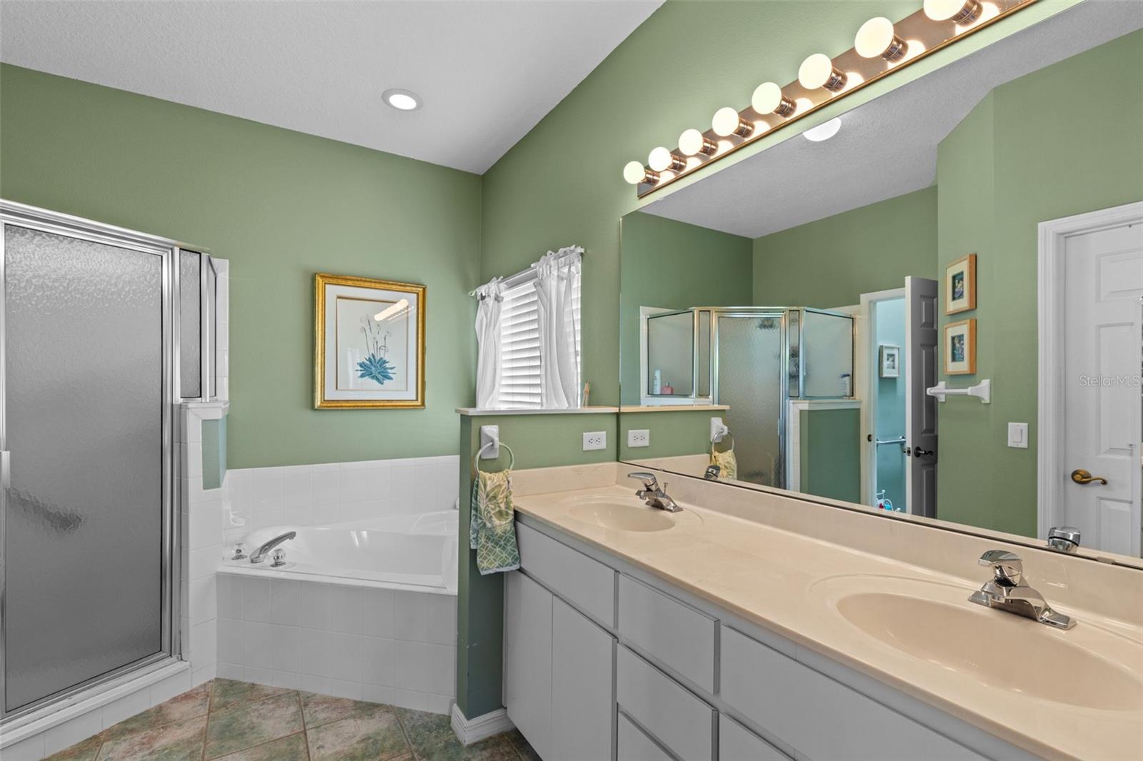 Image 25 of 64 For 4749 St Andrews Arcade