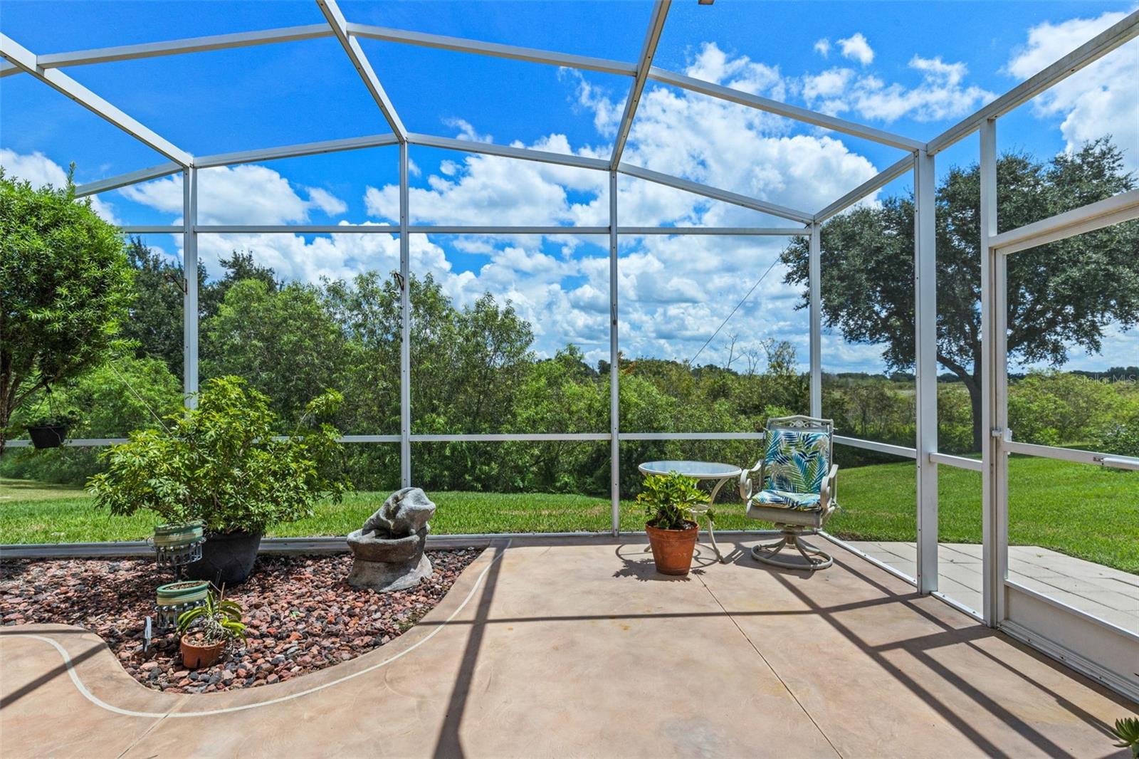 Image 28 of 64 For 4749 St Andrews Arcade