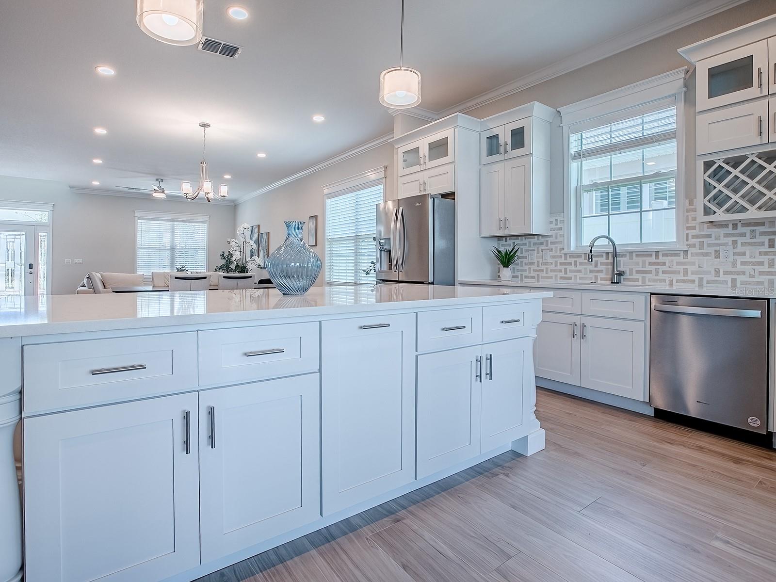 Listing photo id 10 for 12608 49th Drive