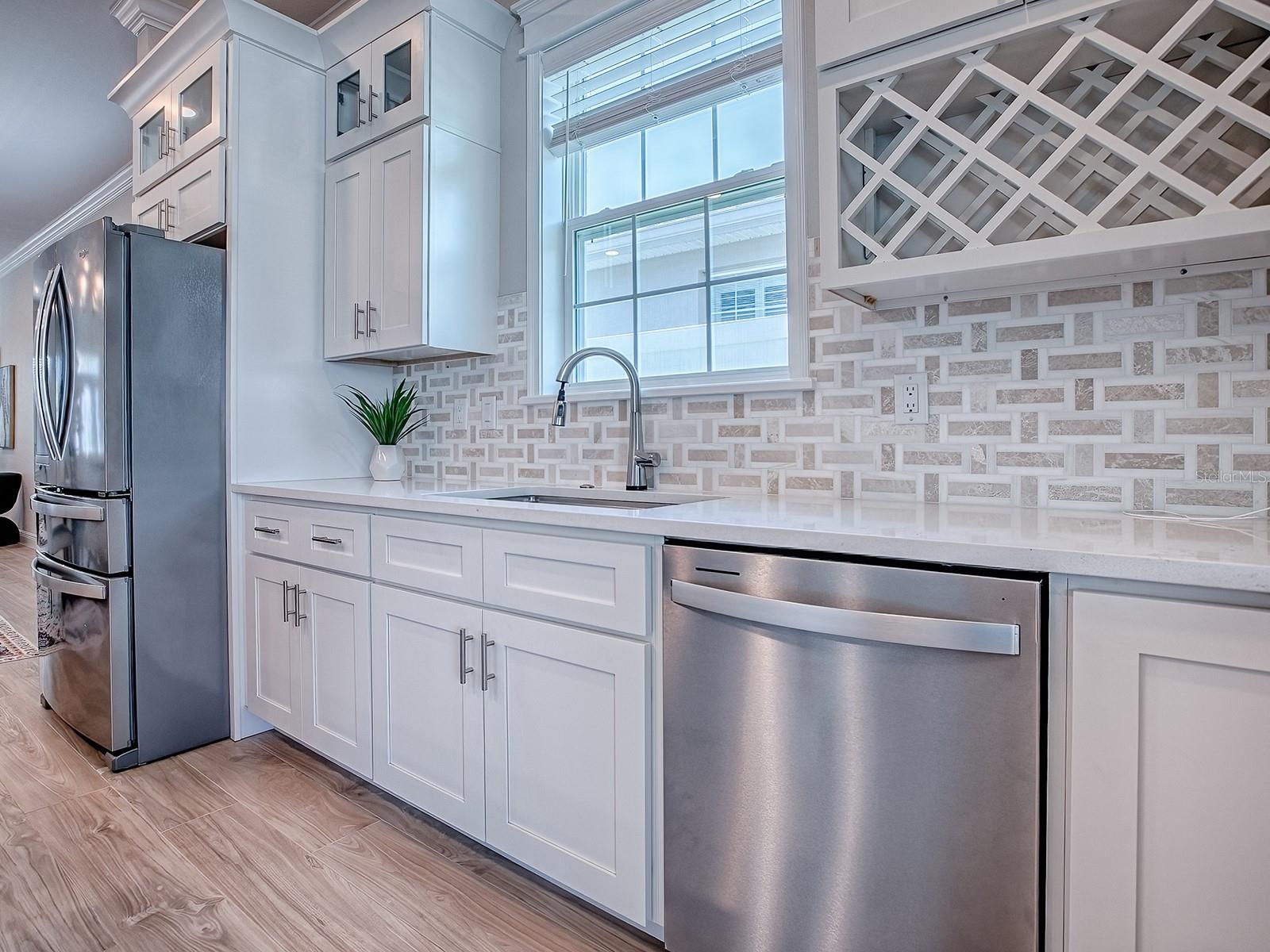 Listing photo id 11 for 12608 49th Drive