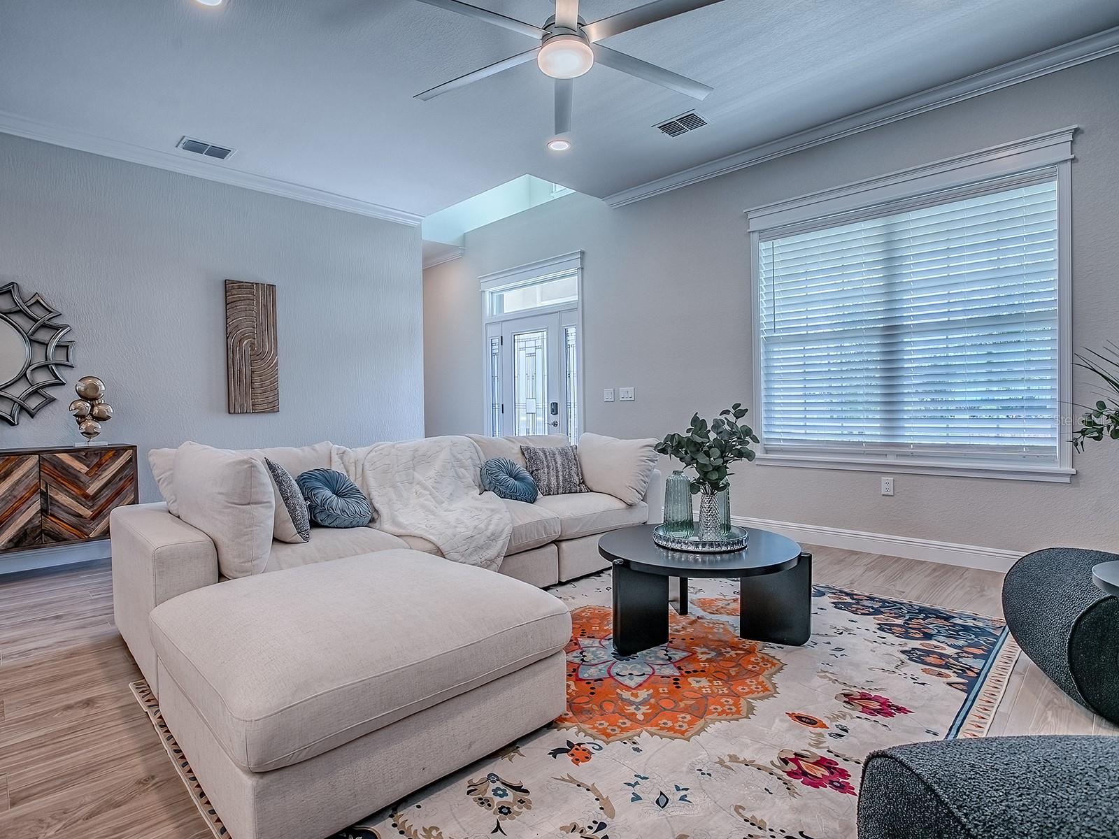 Listing photo id 3 for 12608 49th Drive