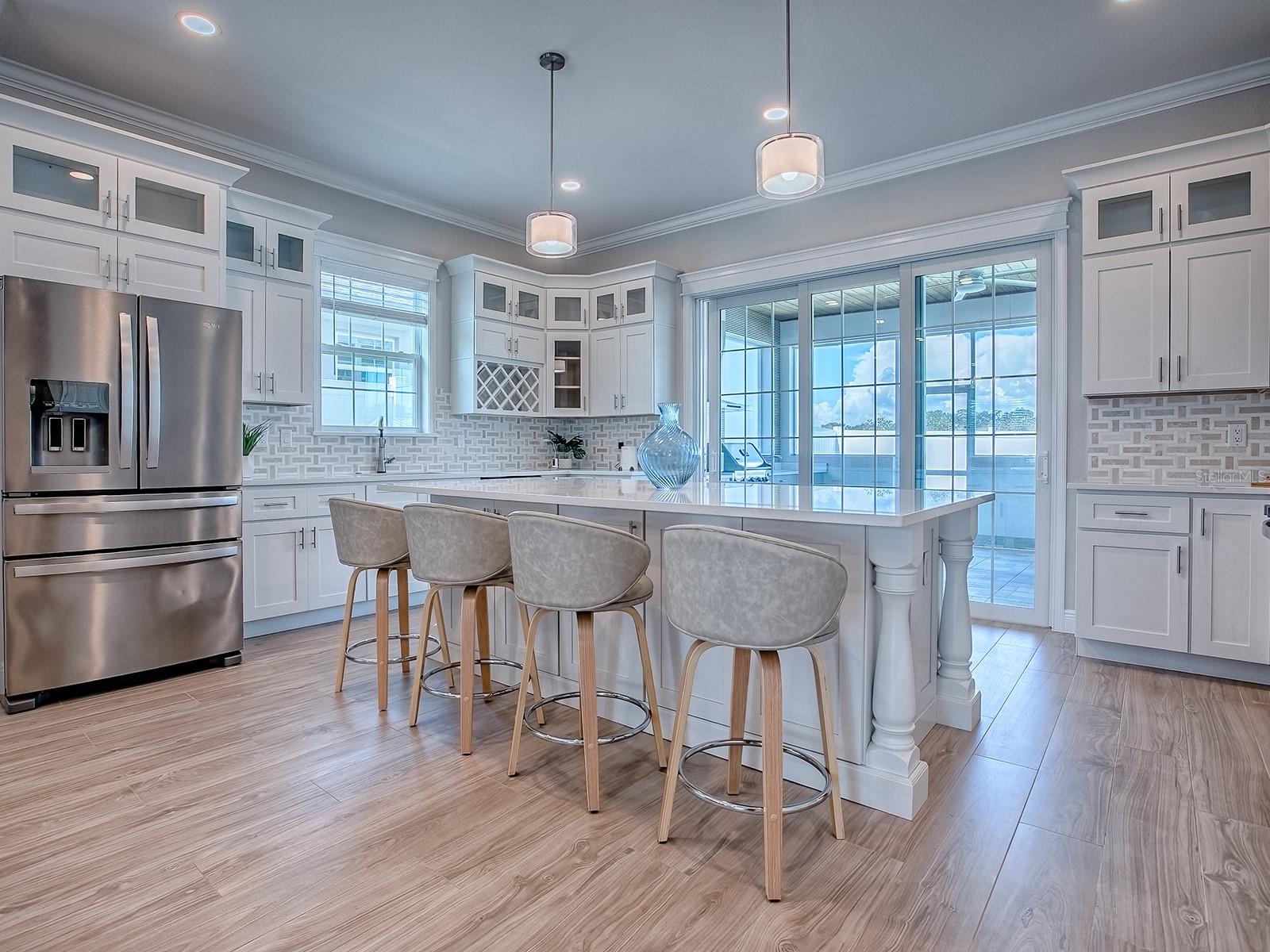 Listing photo id 7 for 12608 49th Drive