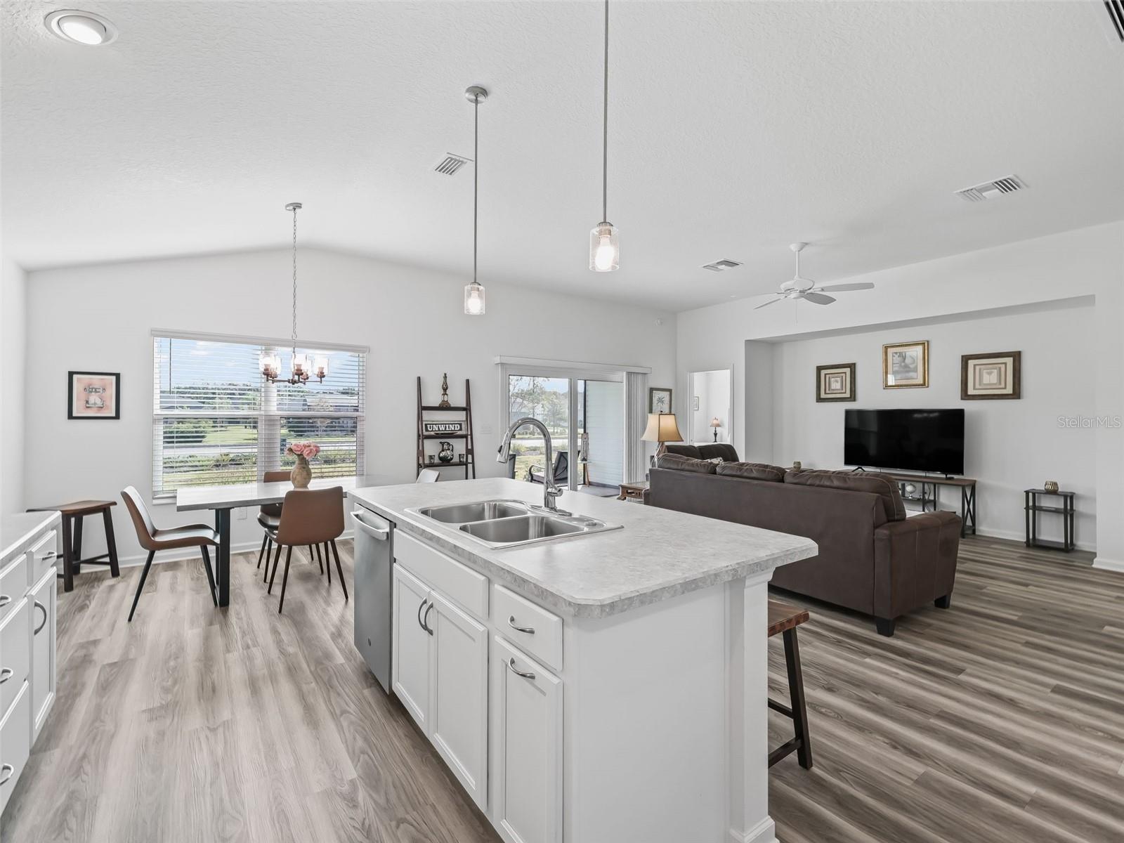 Image 12 of 36 For 7289 Cornwall Way