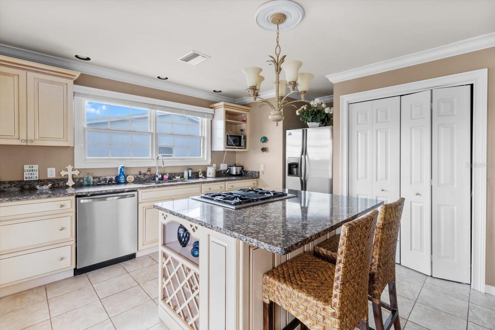 Listing photo id 16 for 519 7th Avenue
