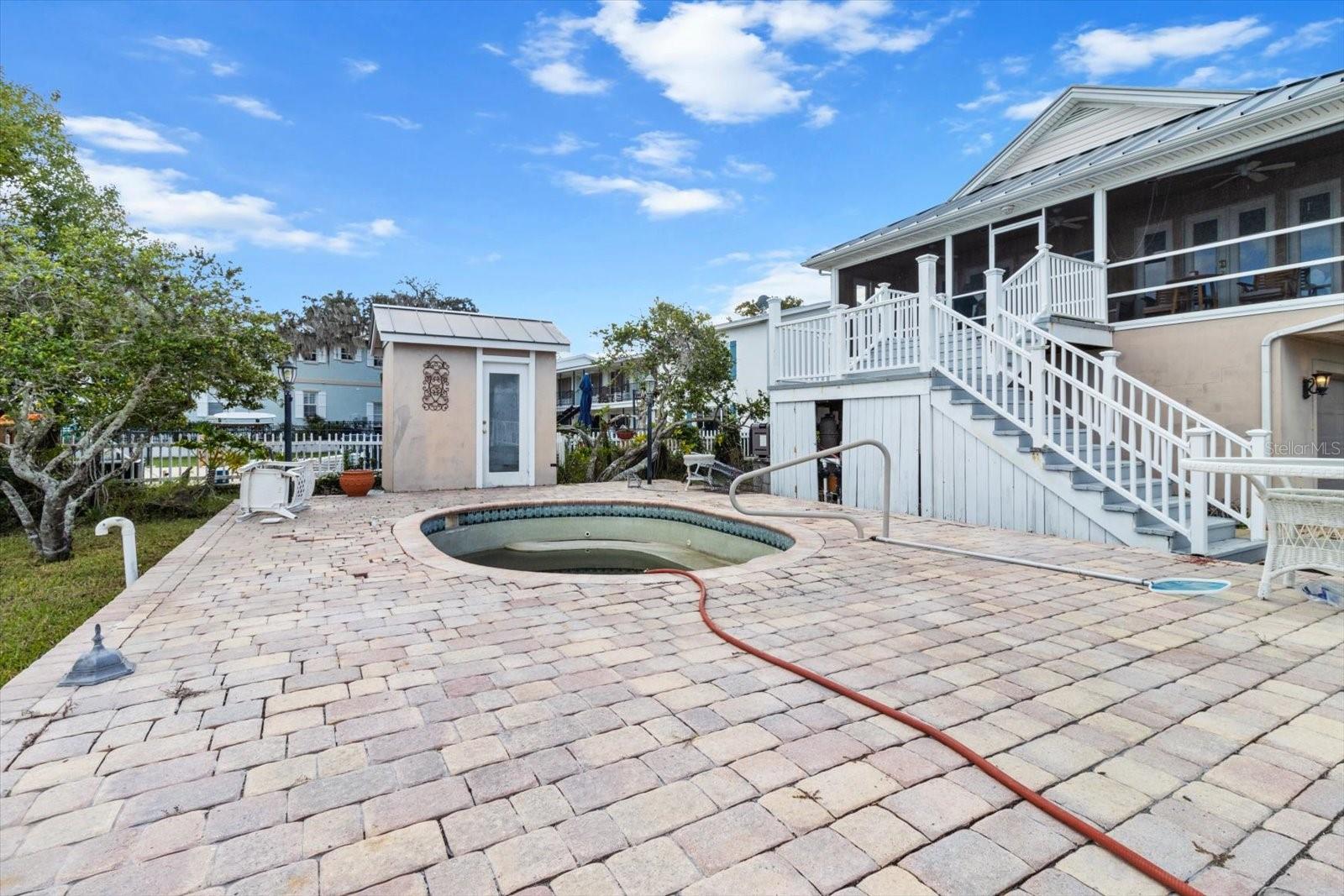 Listing photo id 22 for 519 7th Avenue