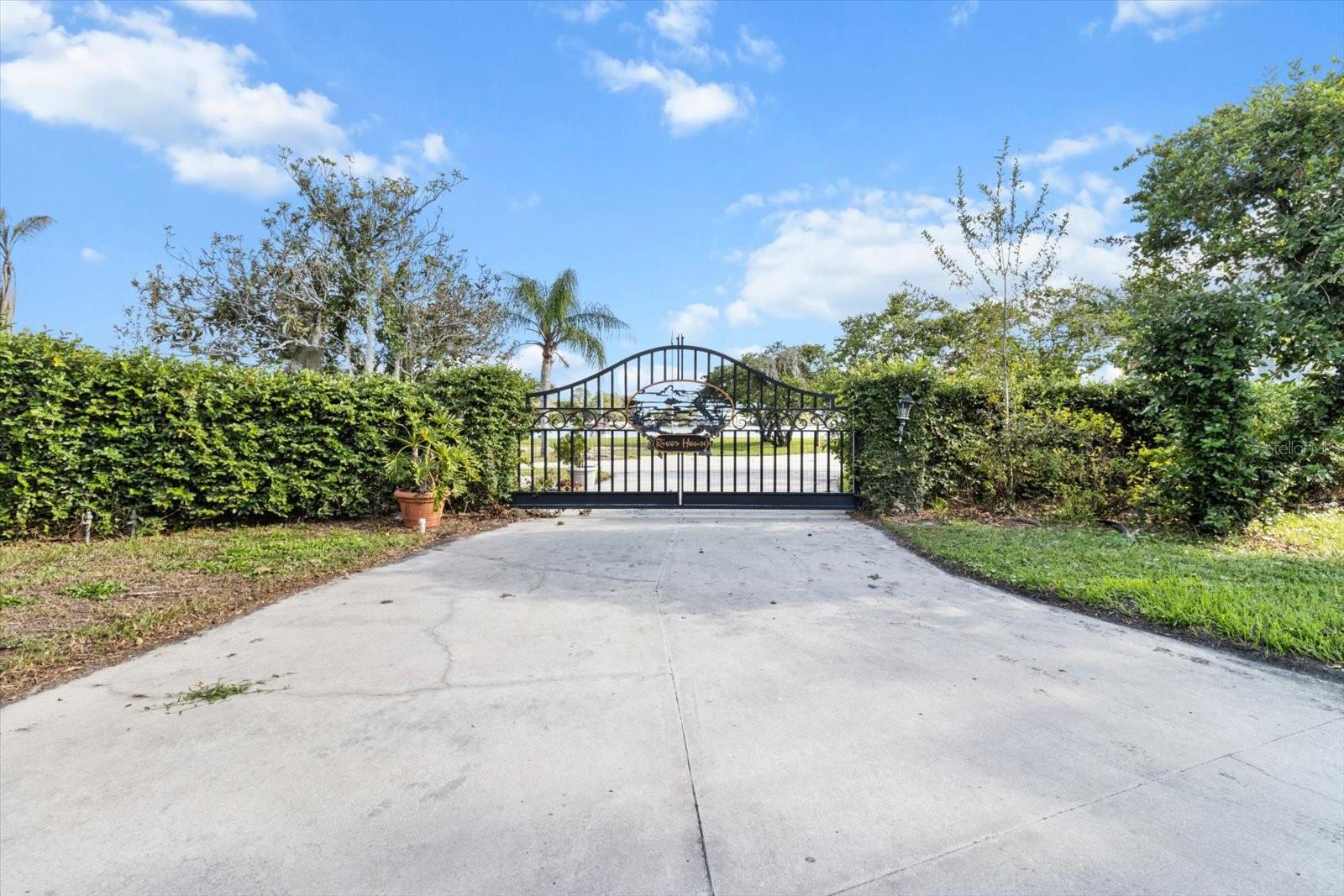 Listing photo id 2 for 519 7th Avenue