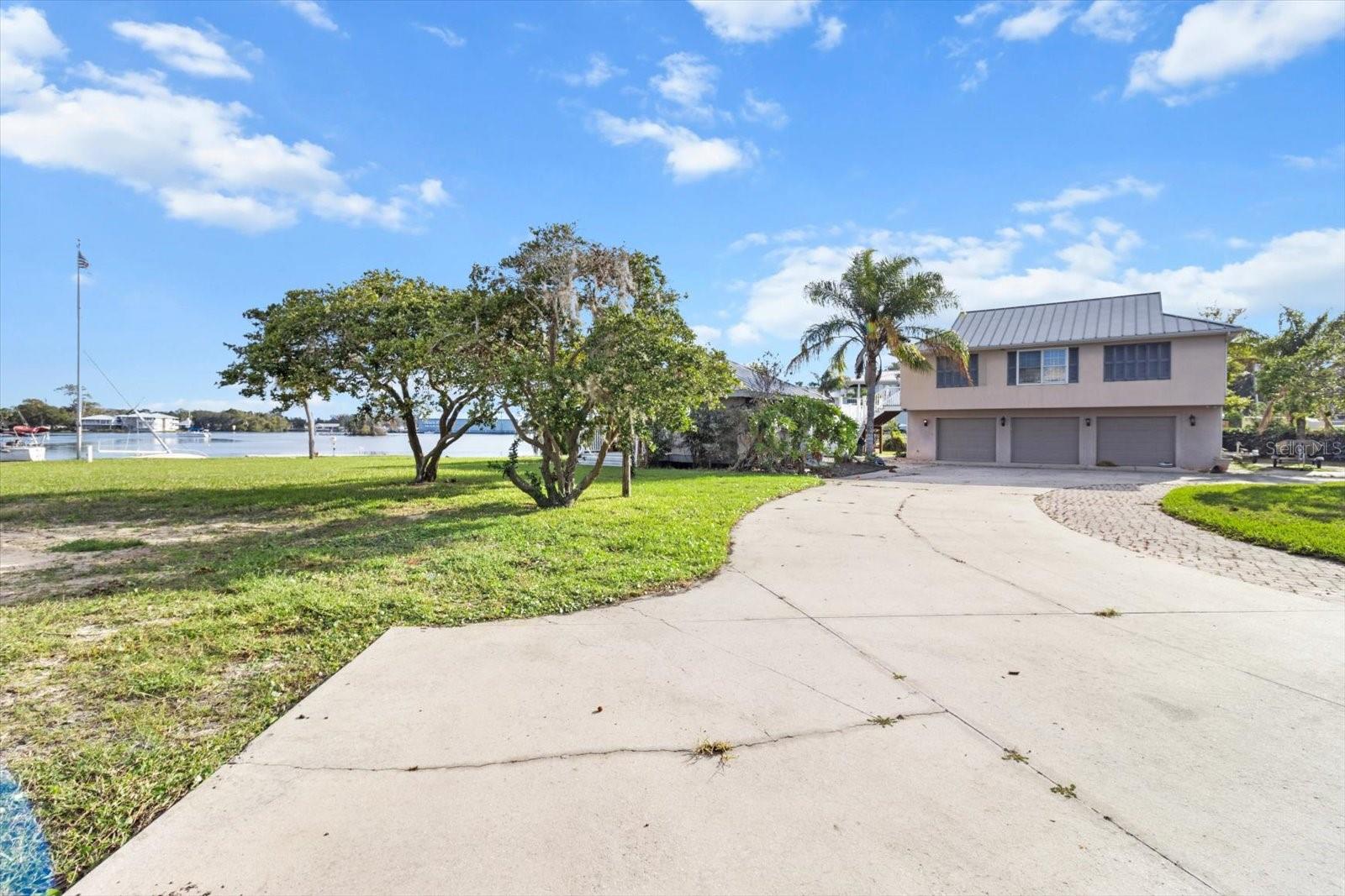 Listing photo id 4 for 519 7th Avenue
