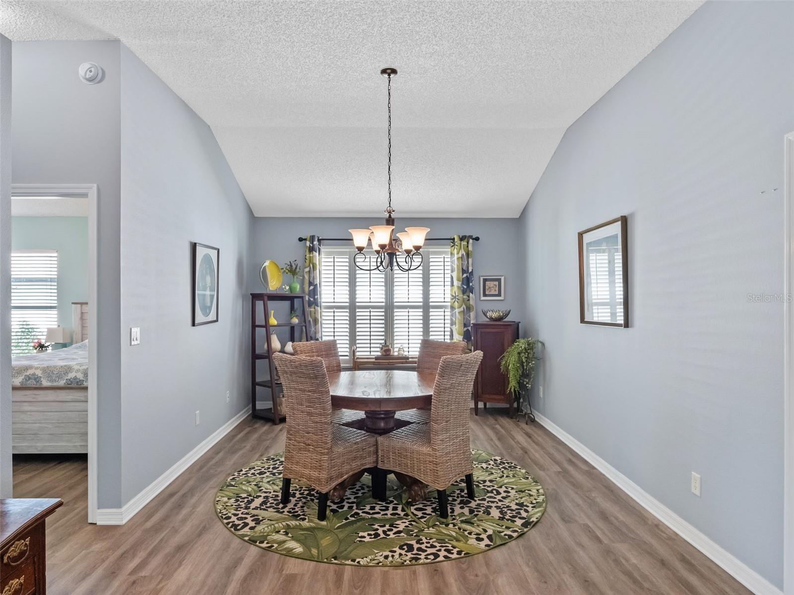 Image 11 of 53 For 4925 Glen Coe Street