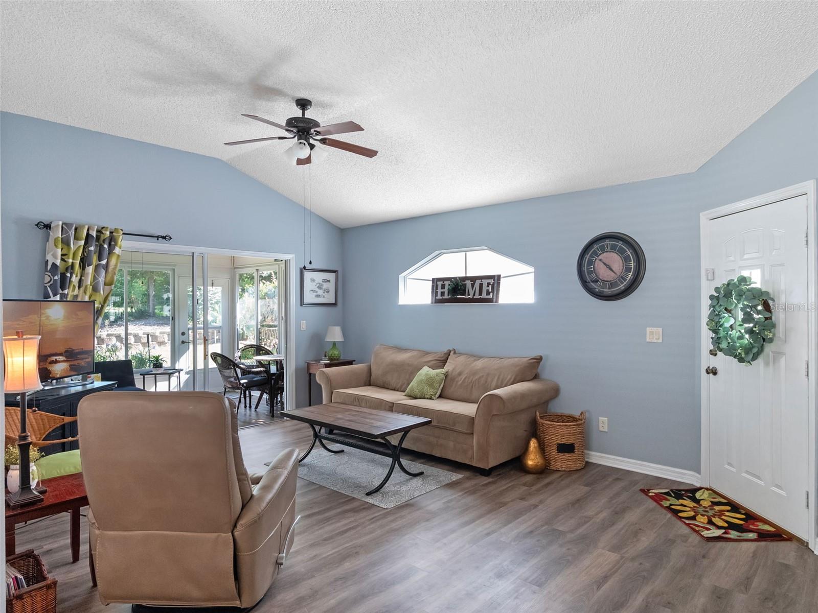 Image 6 of 53 For 4925 Glen Coe Street
