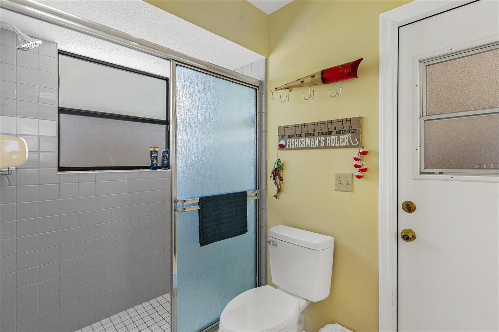 Image 31 of 67 For 16647 Shirley Shores Road