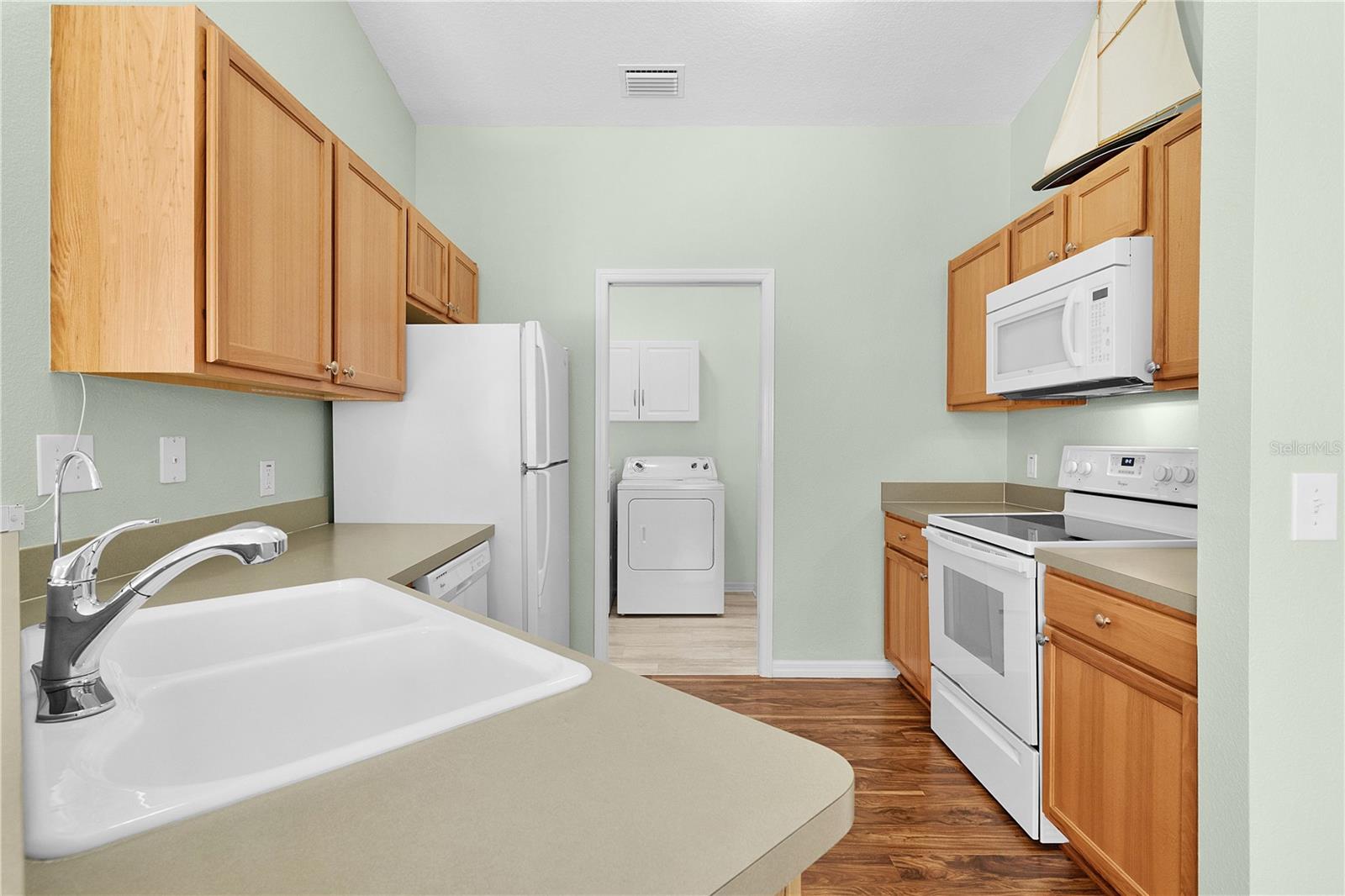 Image 15 of 37 For 3358 Castlegate Court