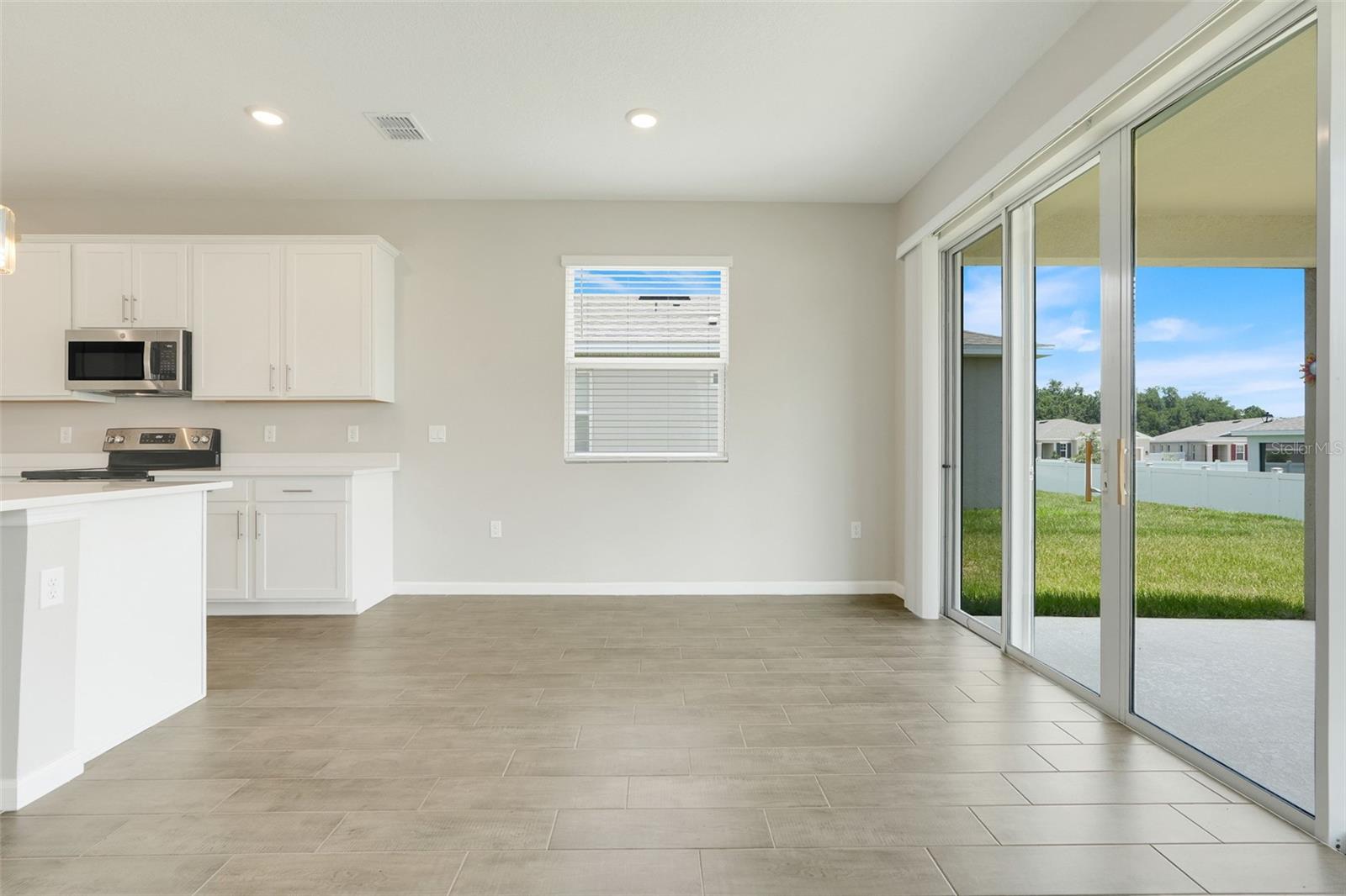 Image 17 of 46 For 853 Blue Creek Drive