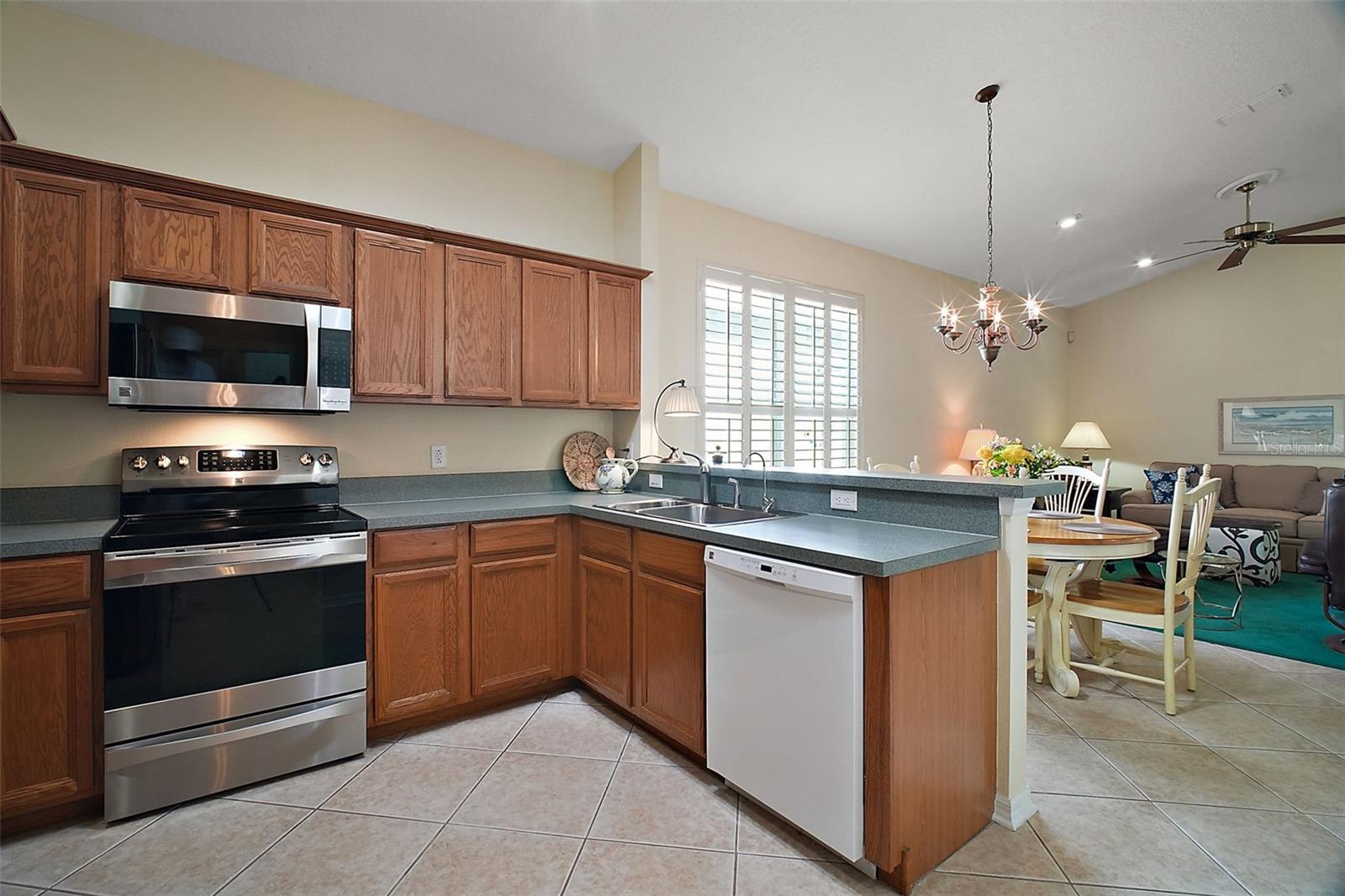 Image 16 of 53 For 8012 Saint James Way