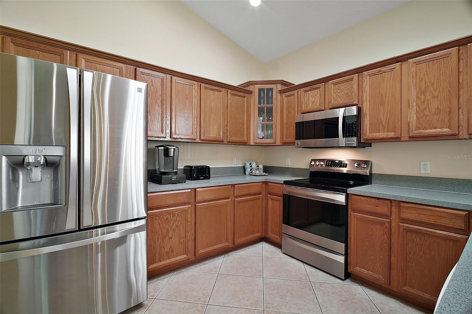 Image 17 of 53 For 8012 Saint James Way