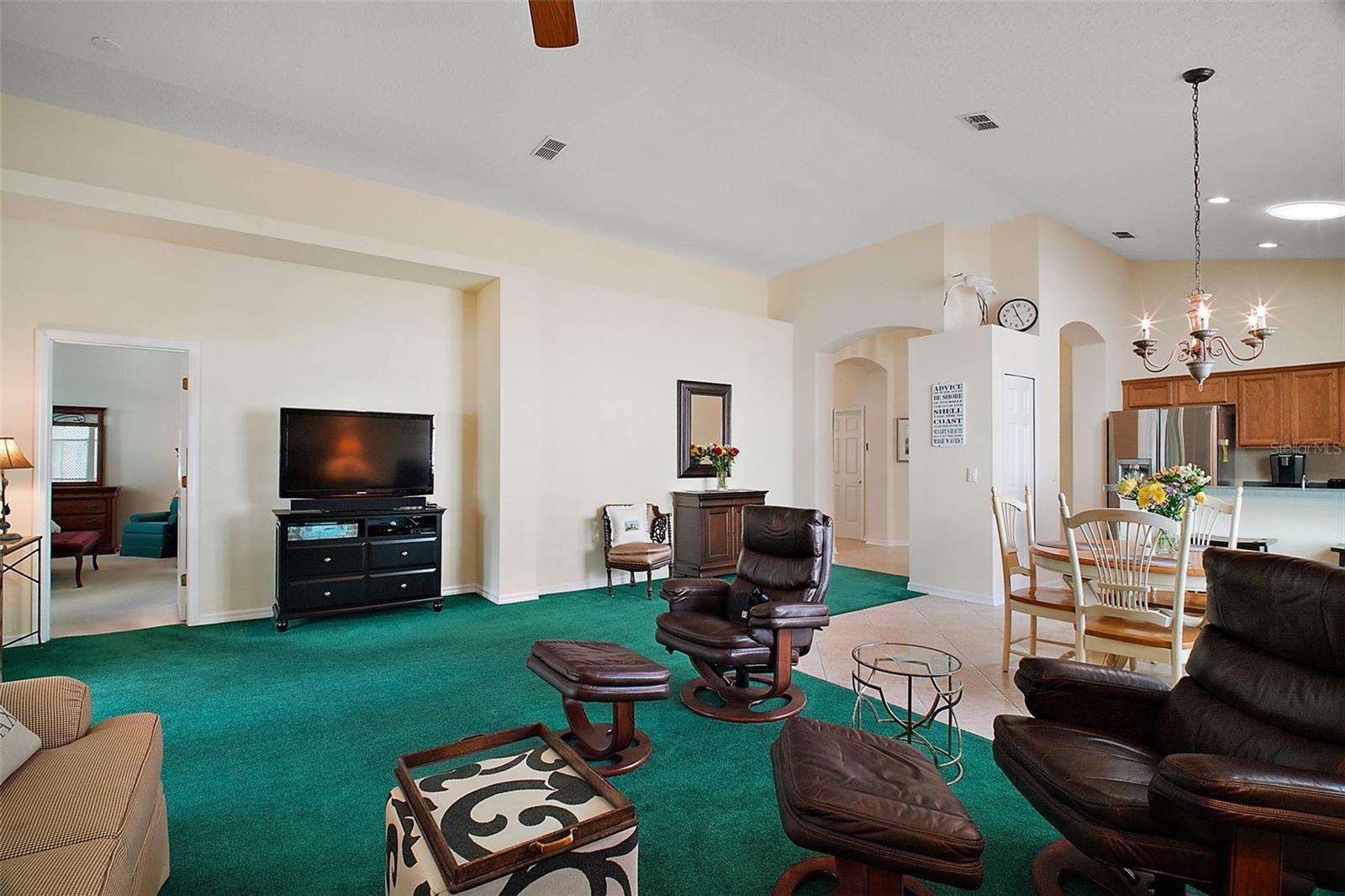 Image 23 of 53 For 8012 Saint James Way