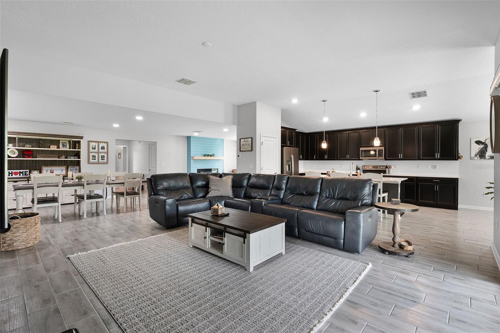 Image 16 of 37 For 5705 Alenlon Way