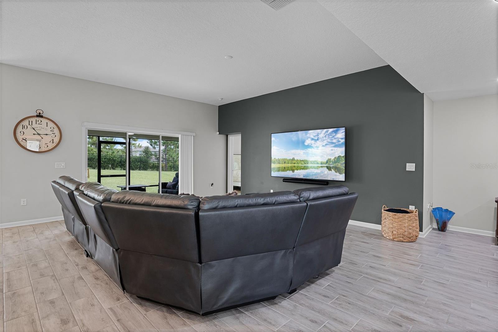 Image 18 of 37 For 5705 Alenlon Way