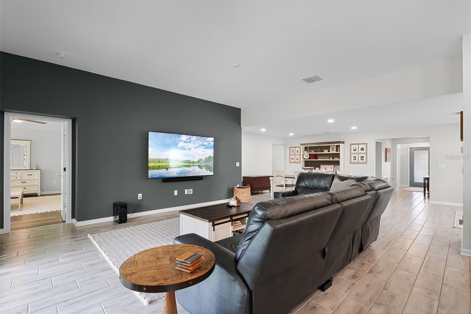Image 19 of 37 For 5705 Alenlon Way