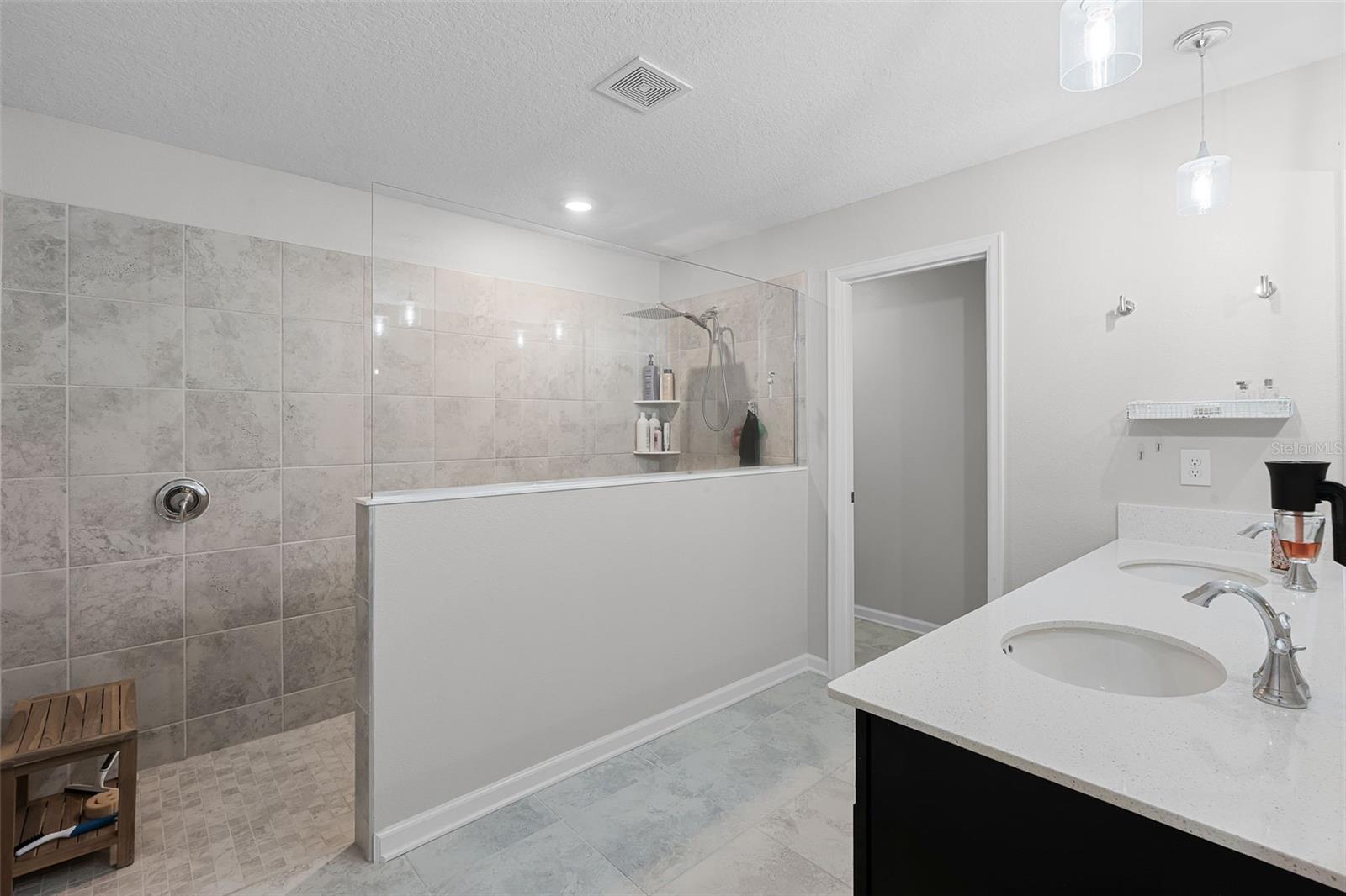 Image 25 of 37 For 5705 Alenlon Way