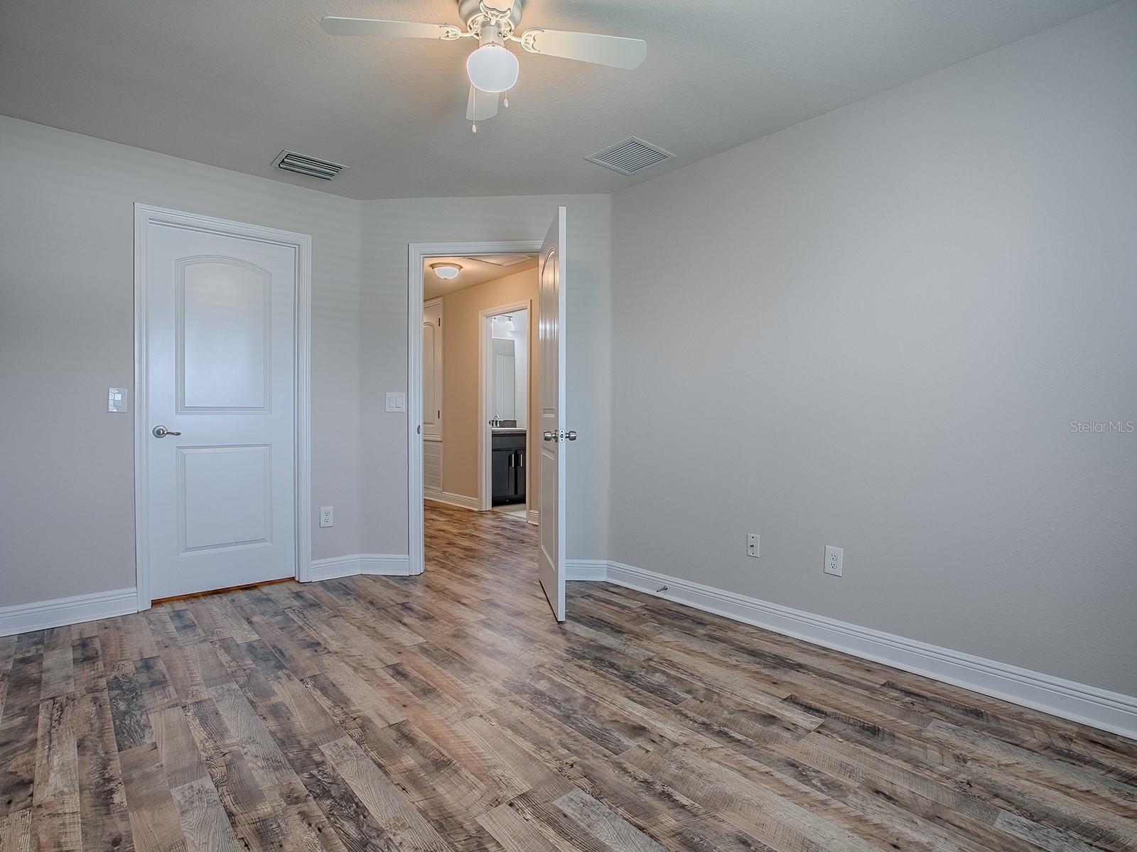 Image 36 of 59 For 3122 42nd Terrace