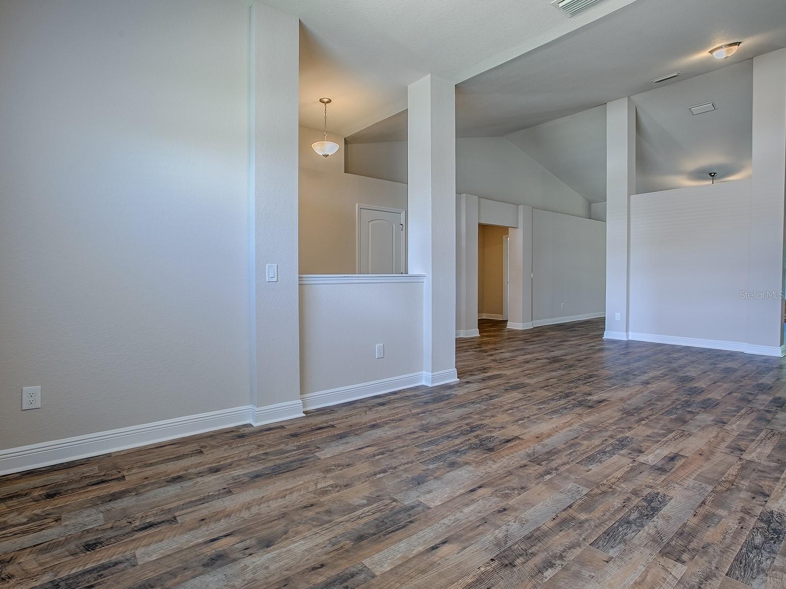 Image 5 of 59 For 3122 42nd Terrace