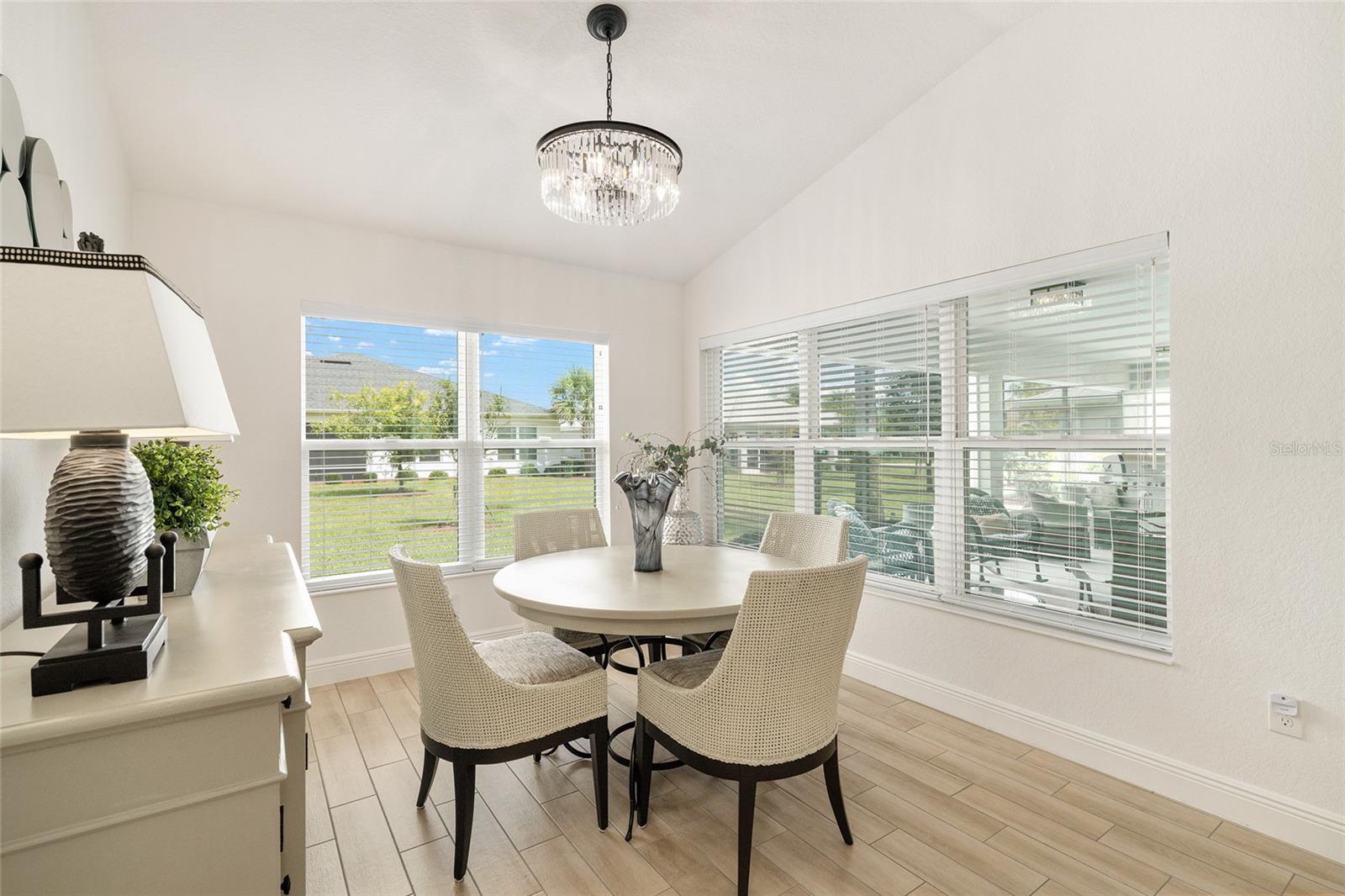 Listing photo id 9 for 10357 Silver Maple Avenue