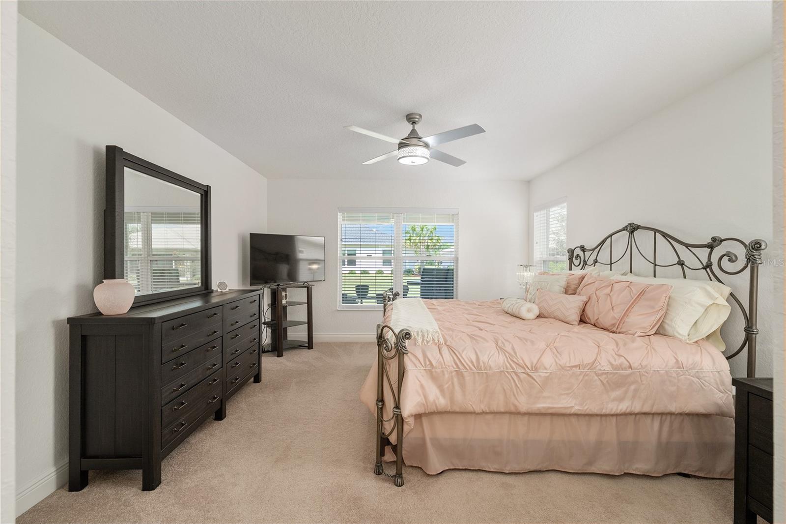 Listing photo id 18 for 10357 Silver Maple Avenue